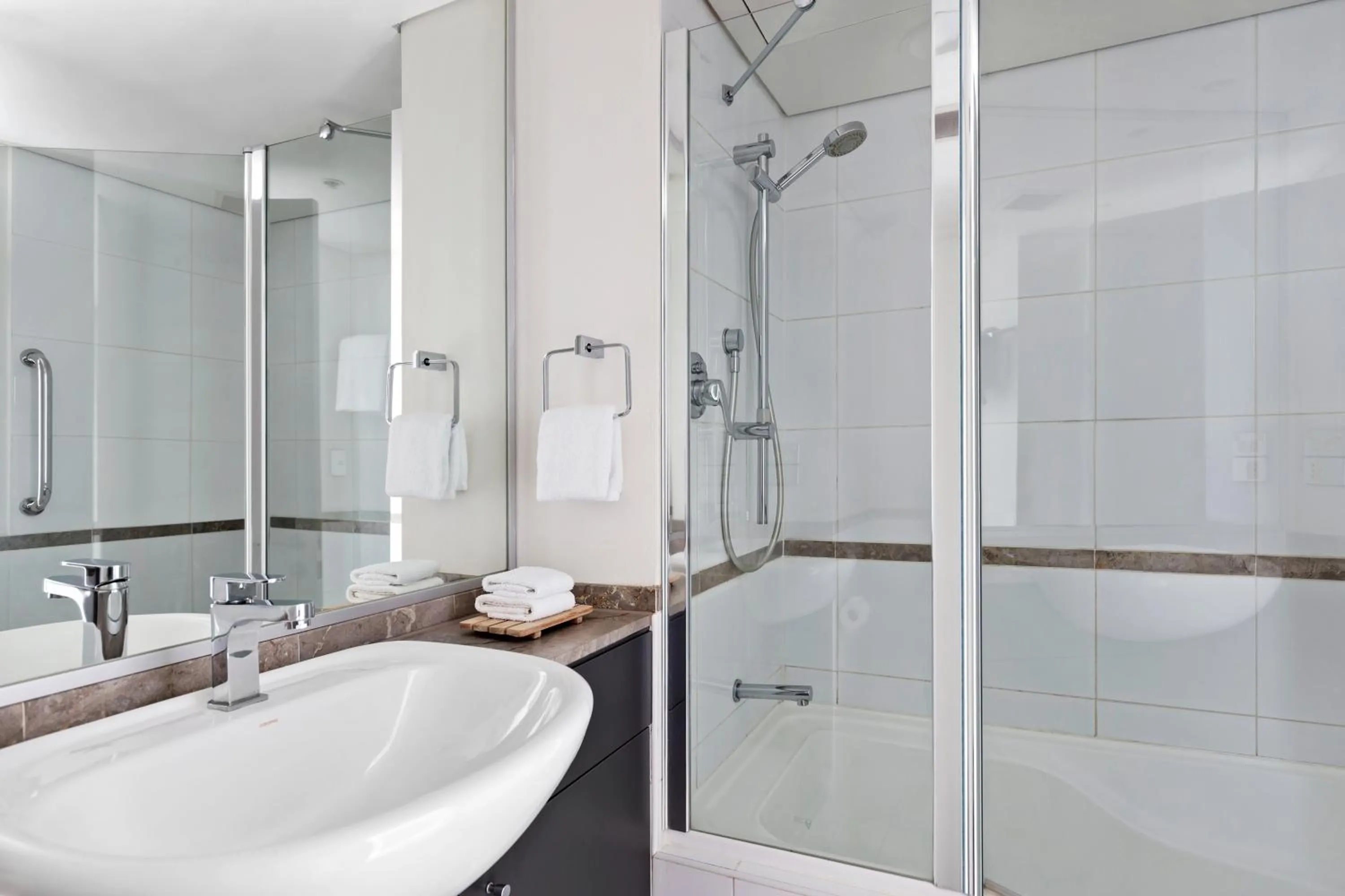 Shower in Mantra Sydney Central