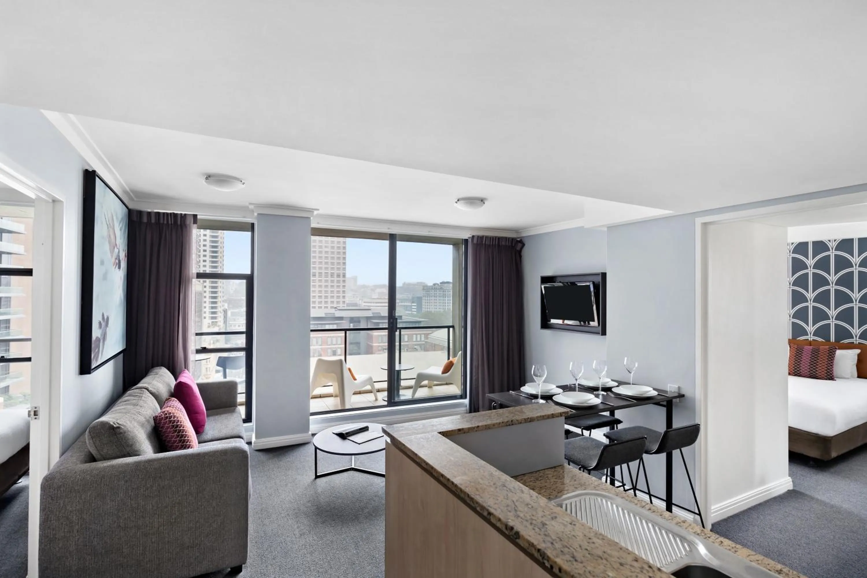 Balcony/Terrace, Bed in Mantra Sydney Central