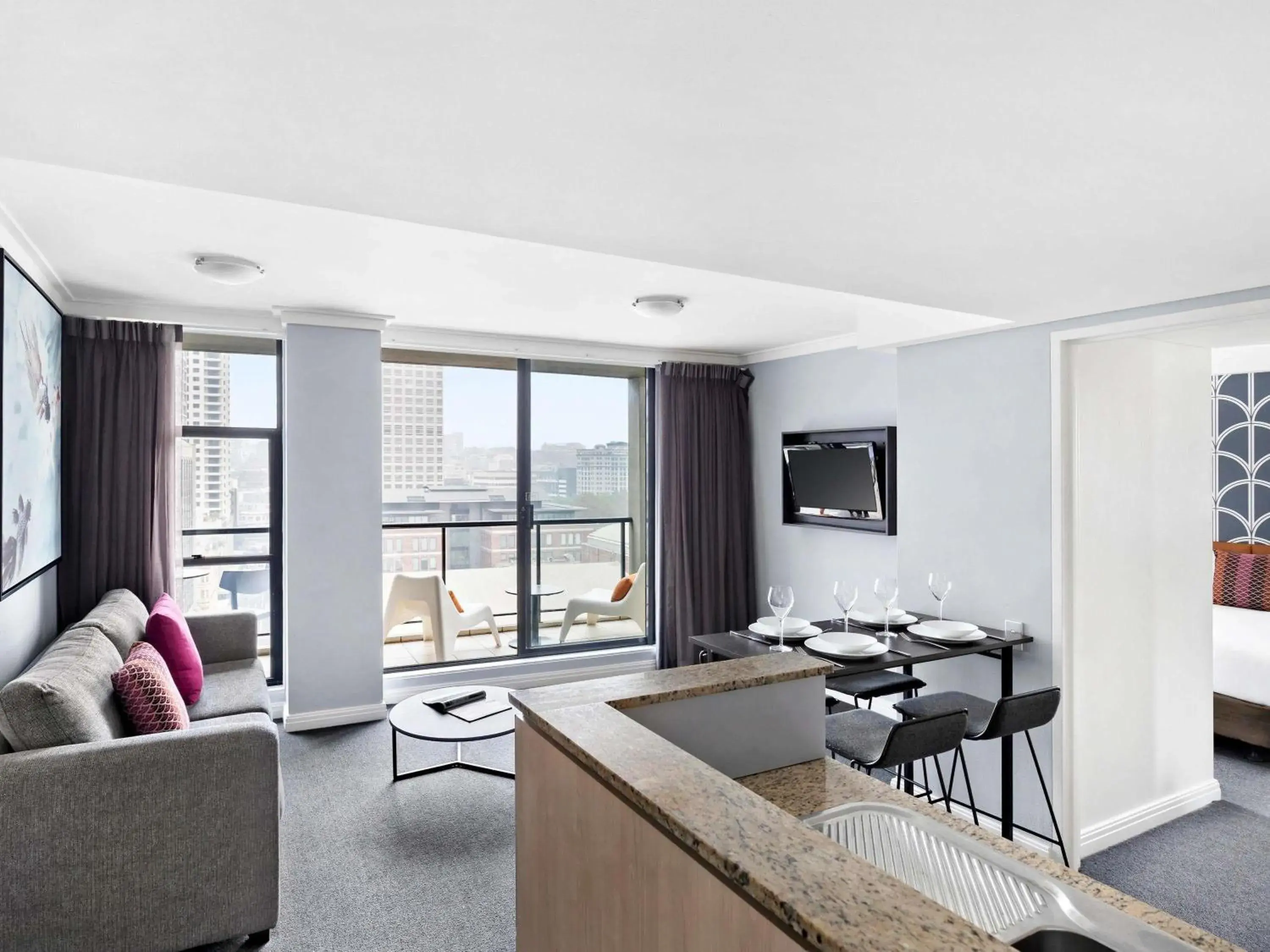 Property building in Mantra Sydney Central Property building in Mantra Sydney Central