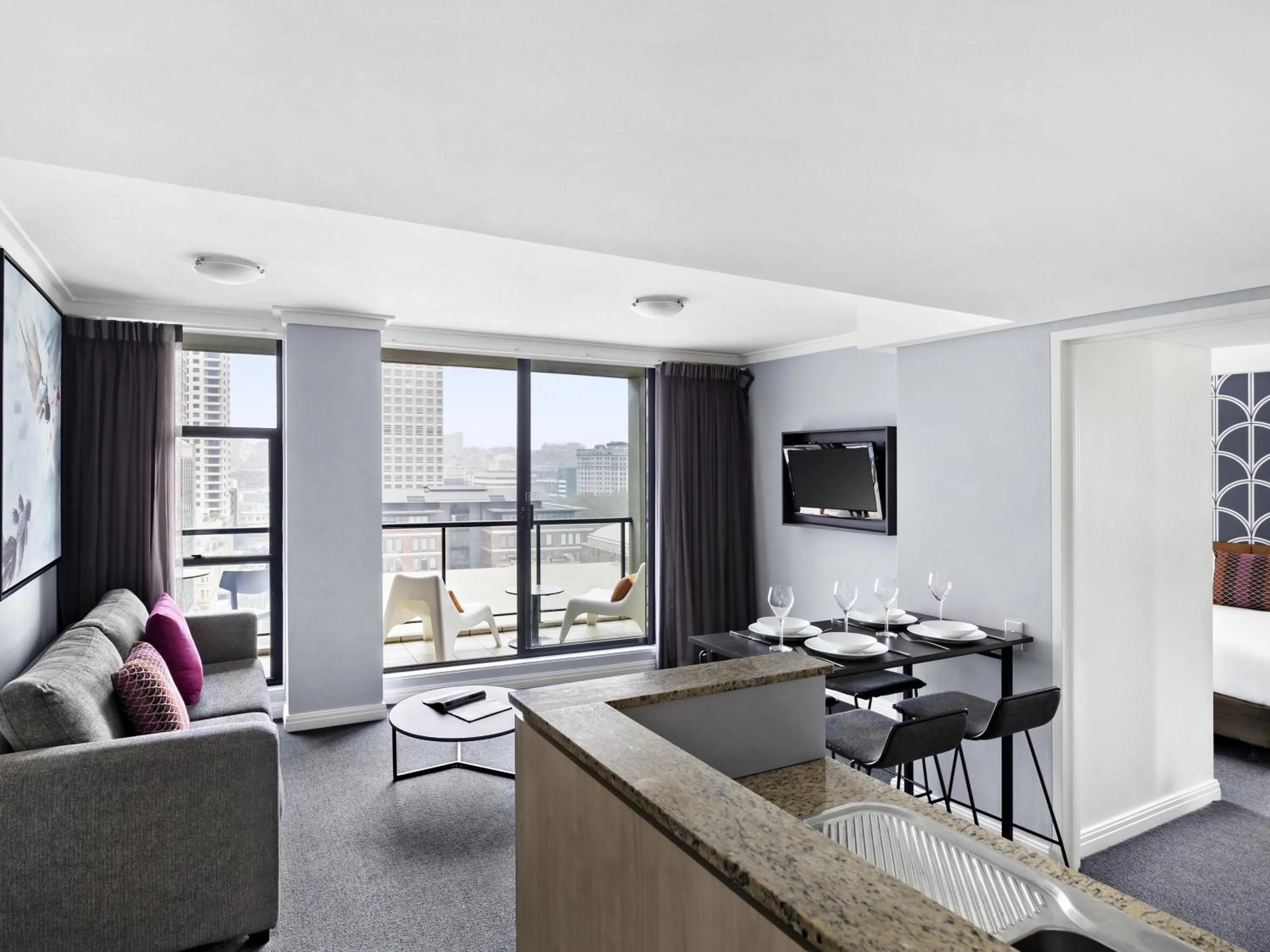Bedroom in Mantra Sydney Central