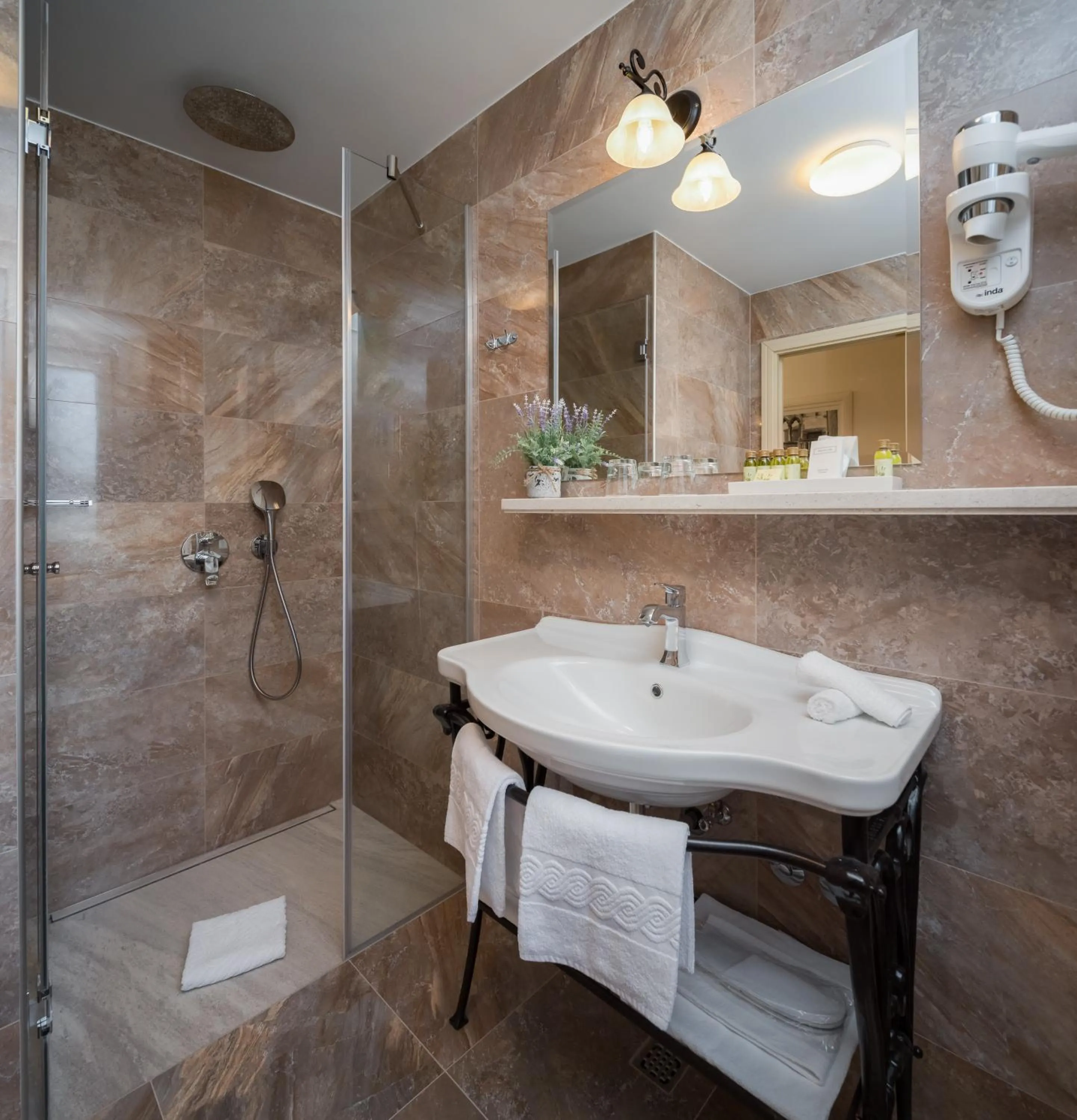 Bathroom in Priska Heritage Rooms