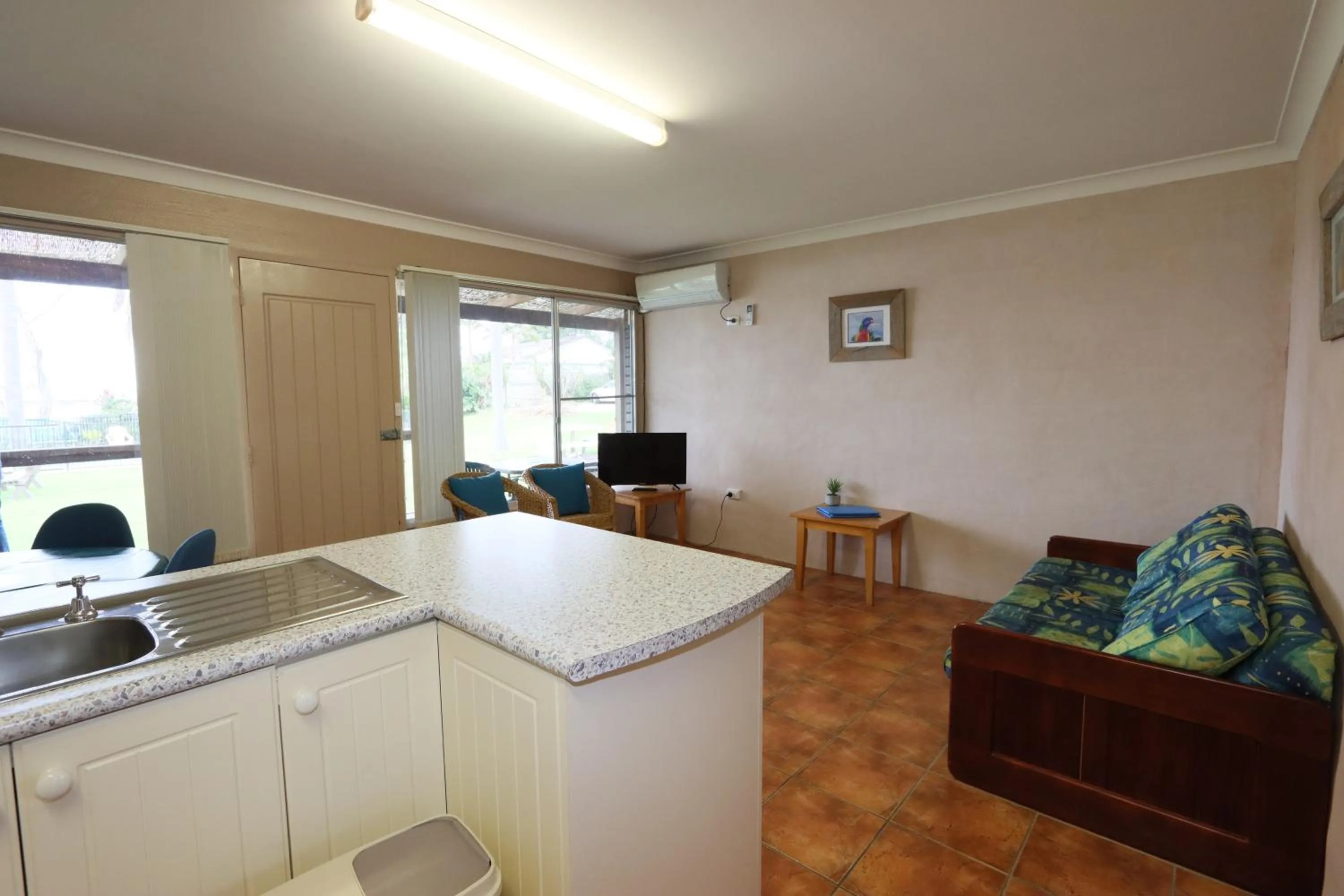 Kitchen or kitchenette in Lake Edge Apartments