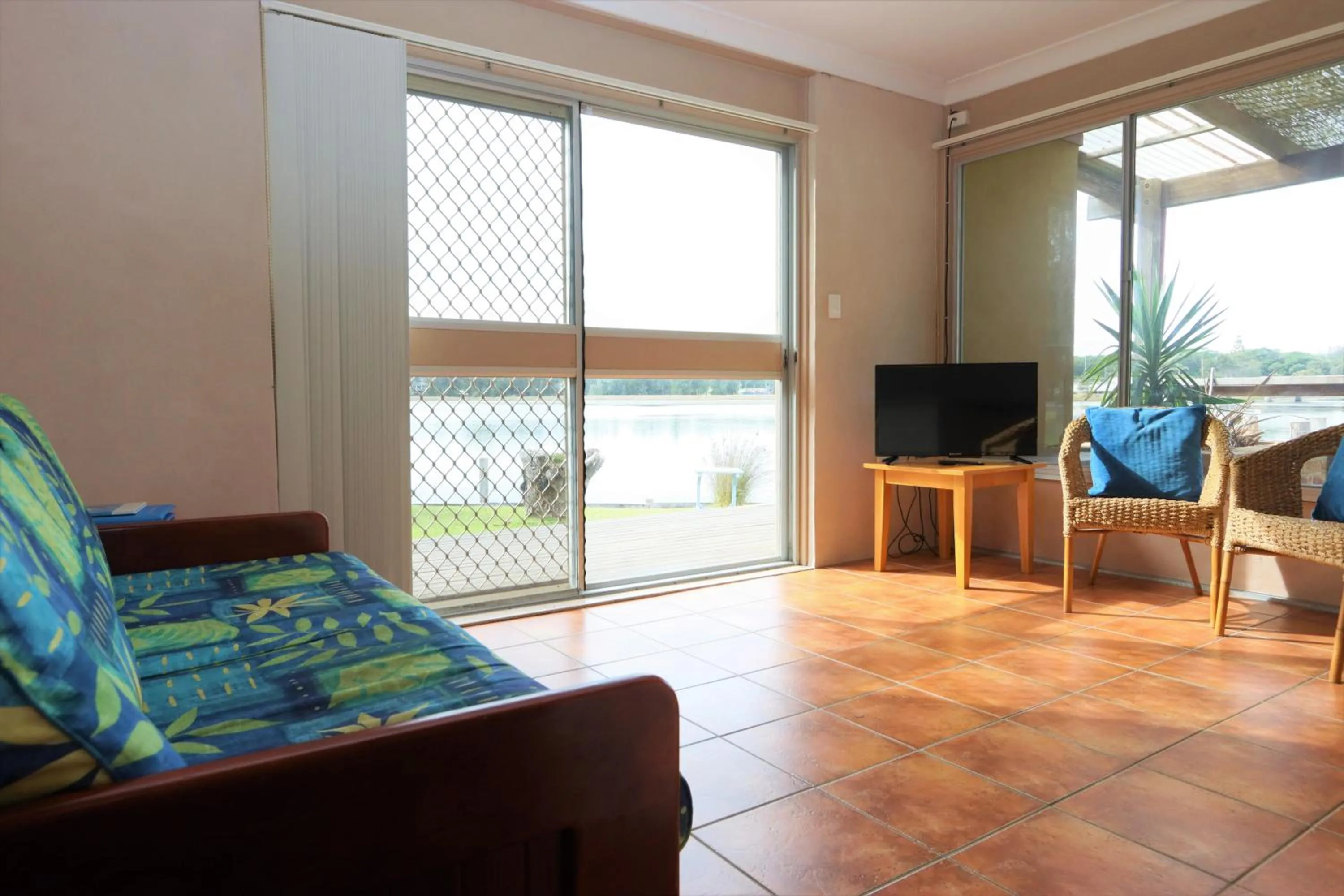 Living room in Lake Edge Apartments