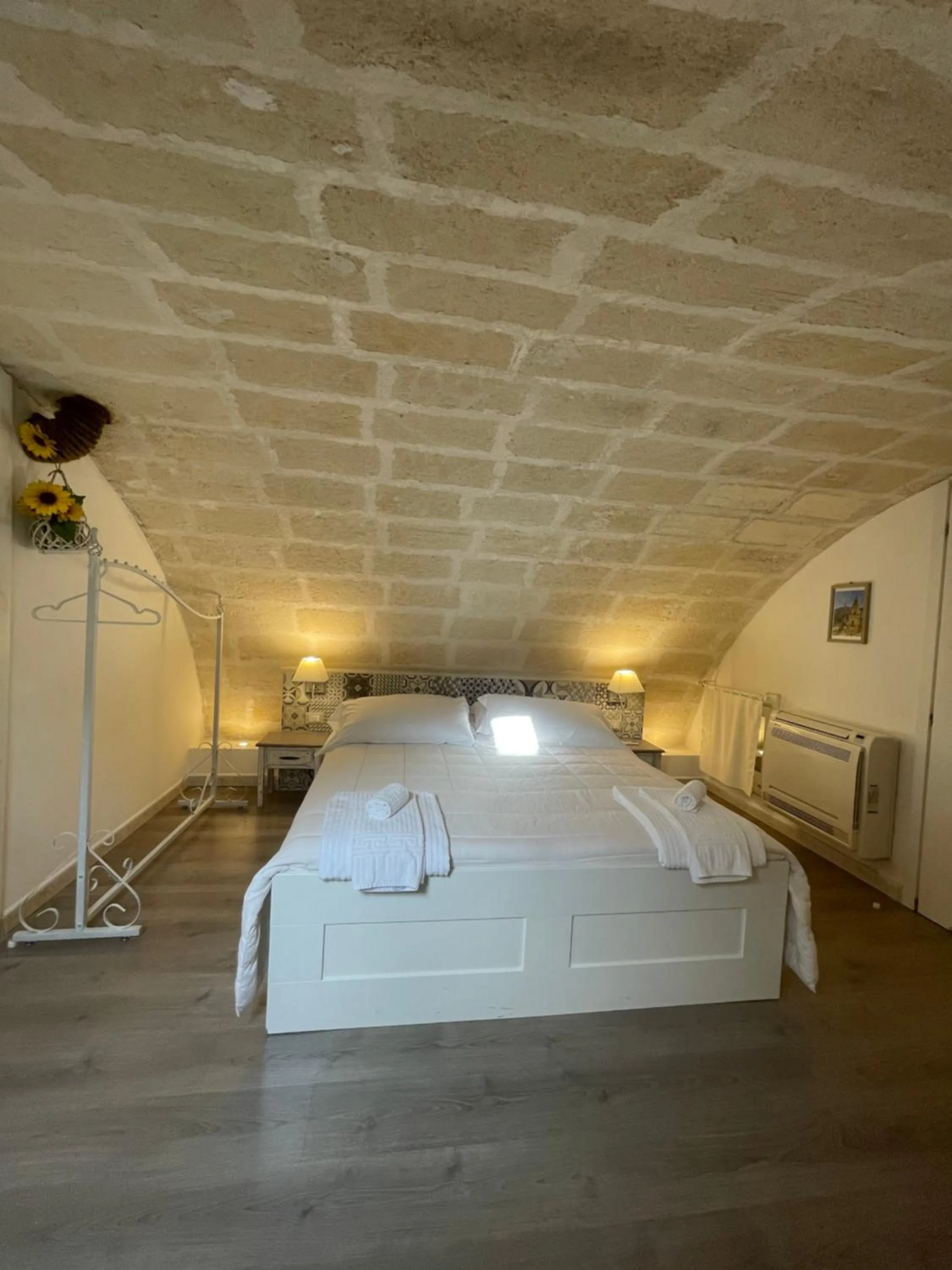 Photo of the whole room, Bed in Antica Mateola