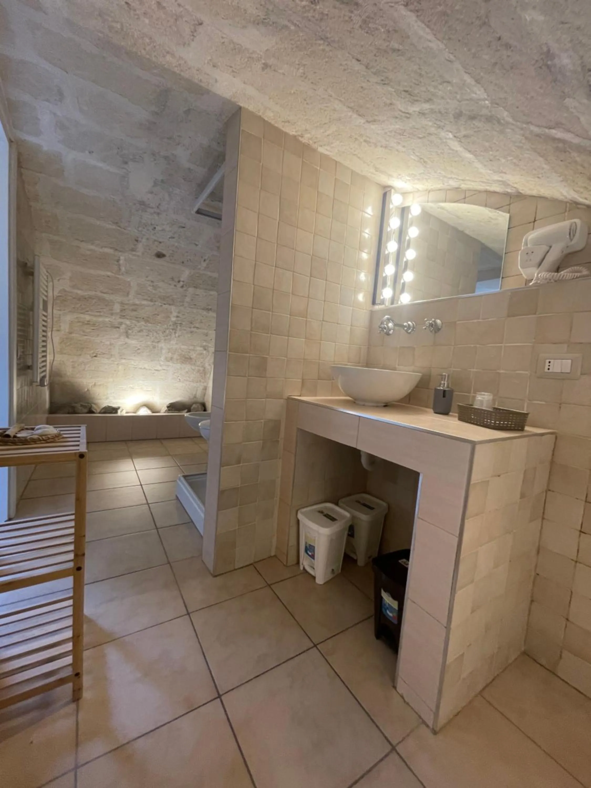 Shower in Antica Mateola