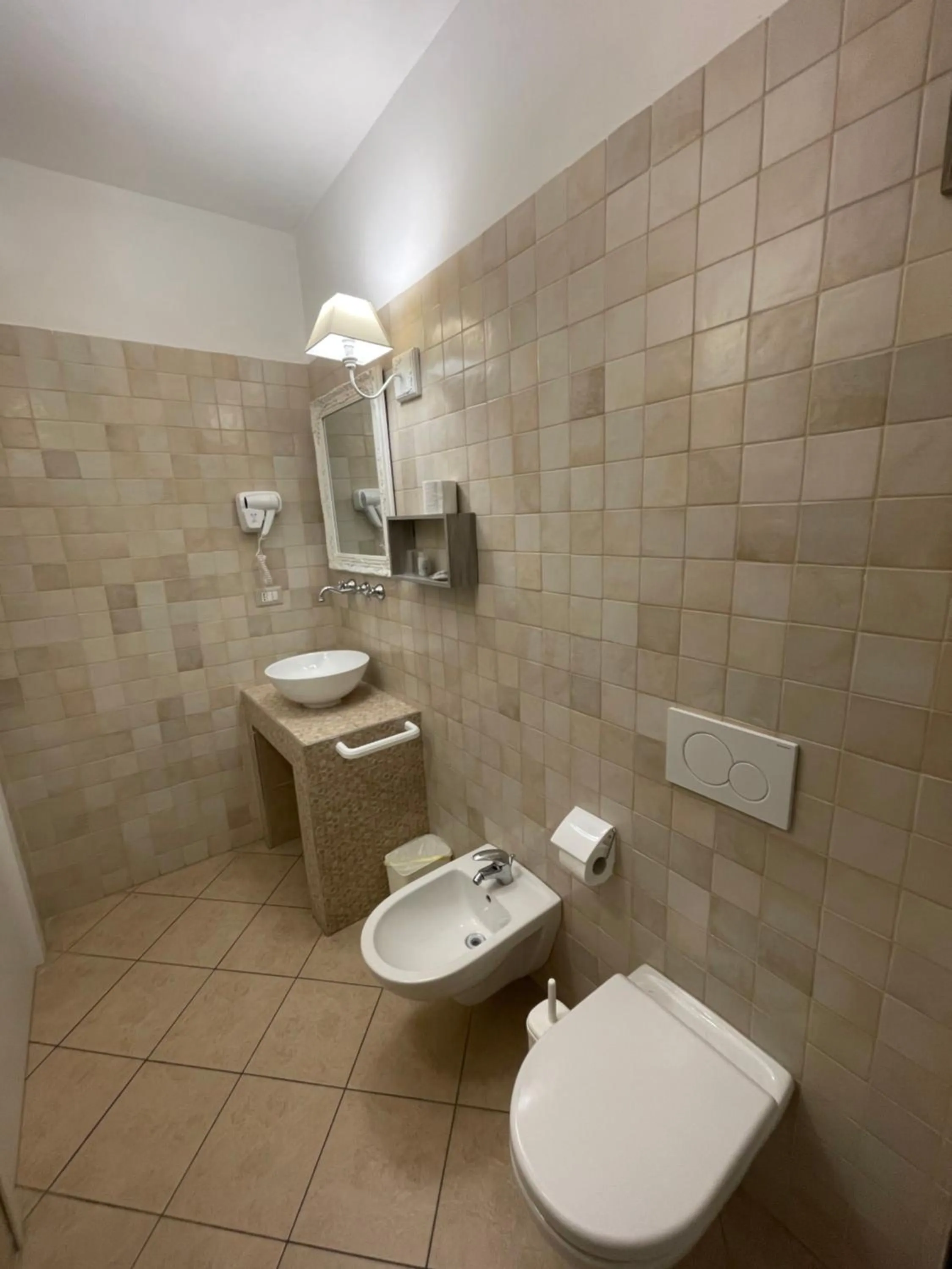 Toilet in Antica Mateola