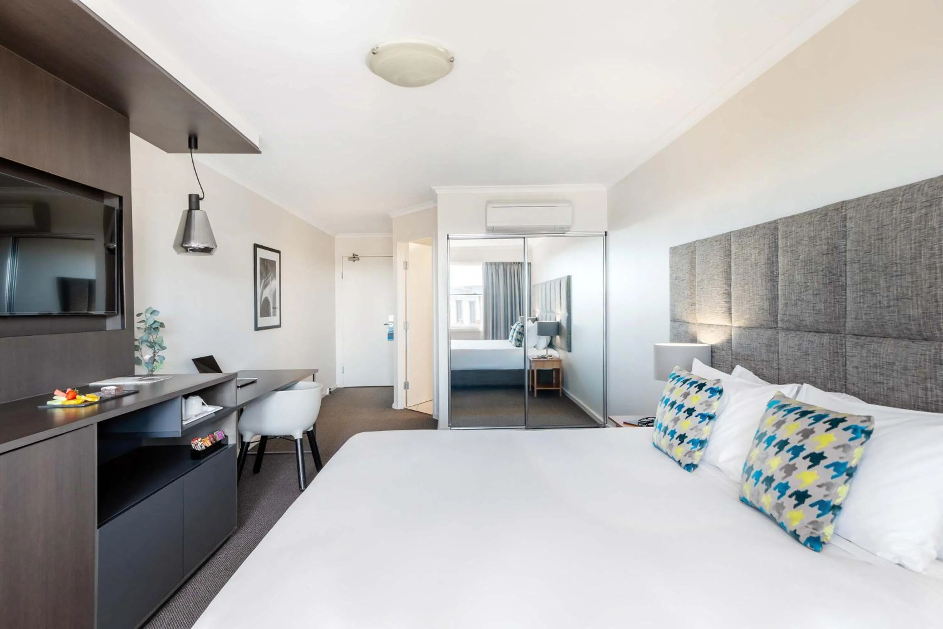 Bed in Mantra on Northbourne