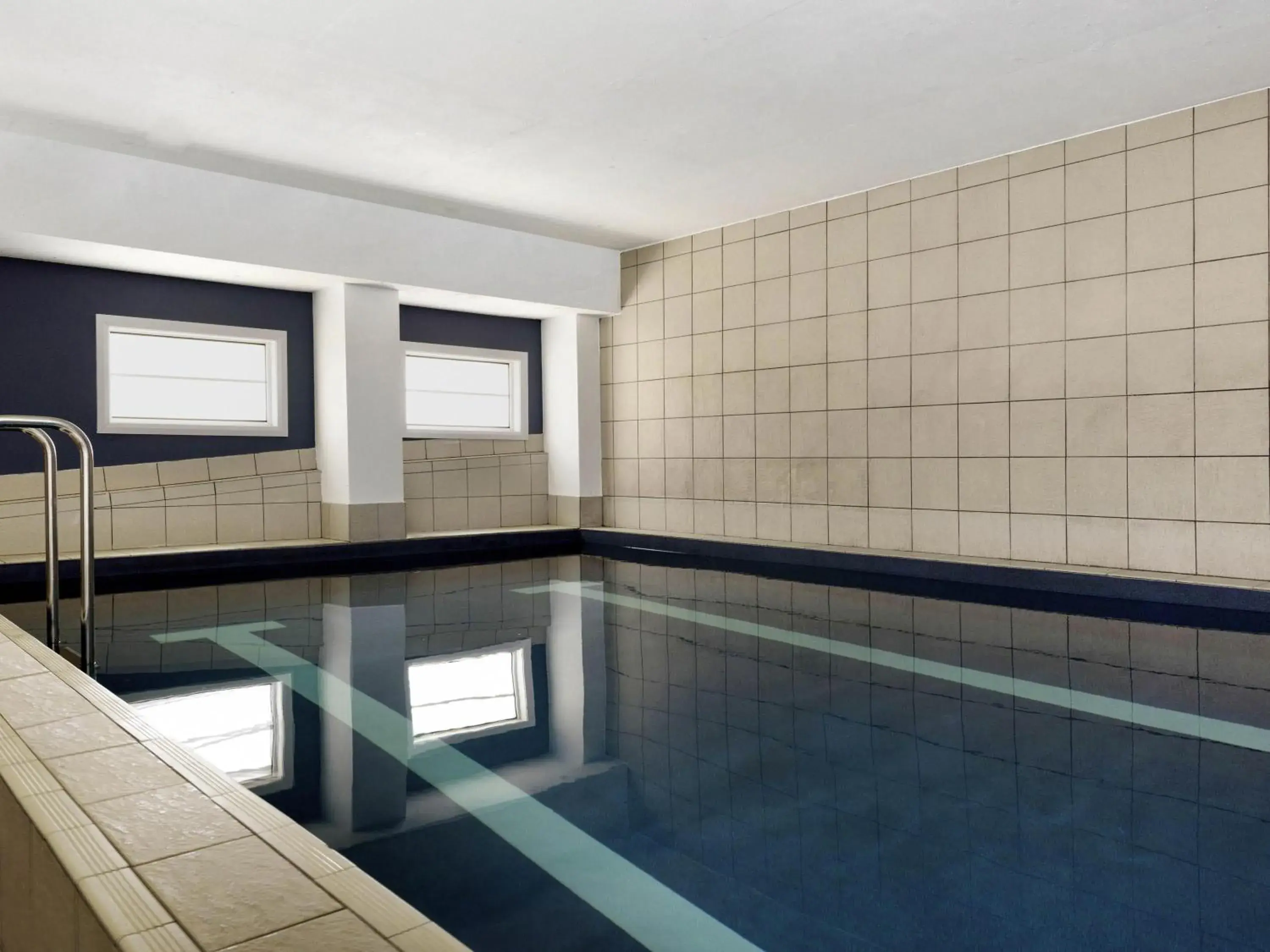 Pool view in Mantra on Northbourne Pool view in Mantra on Northbourne