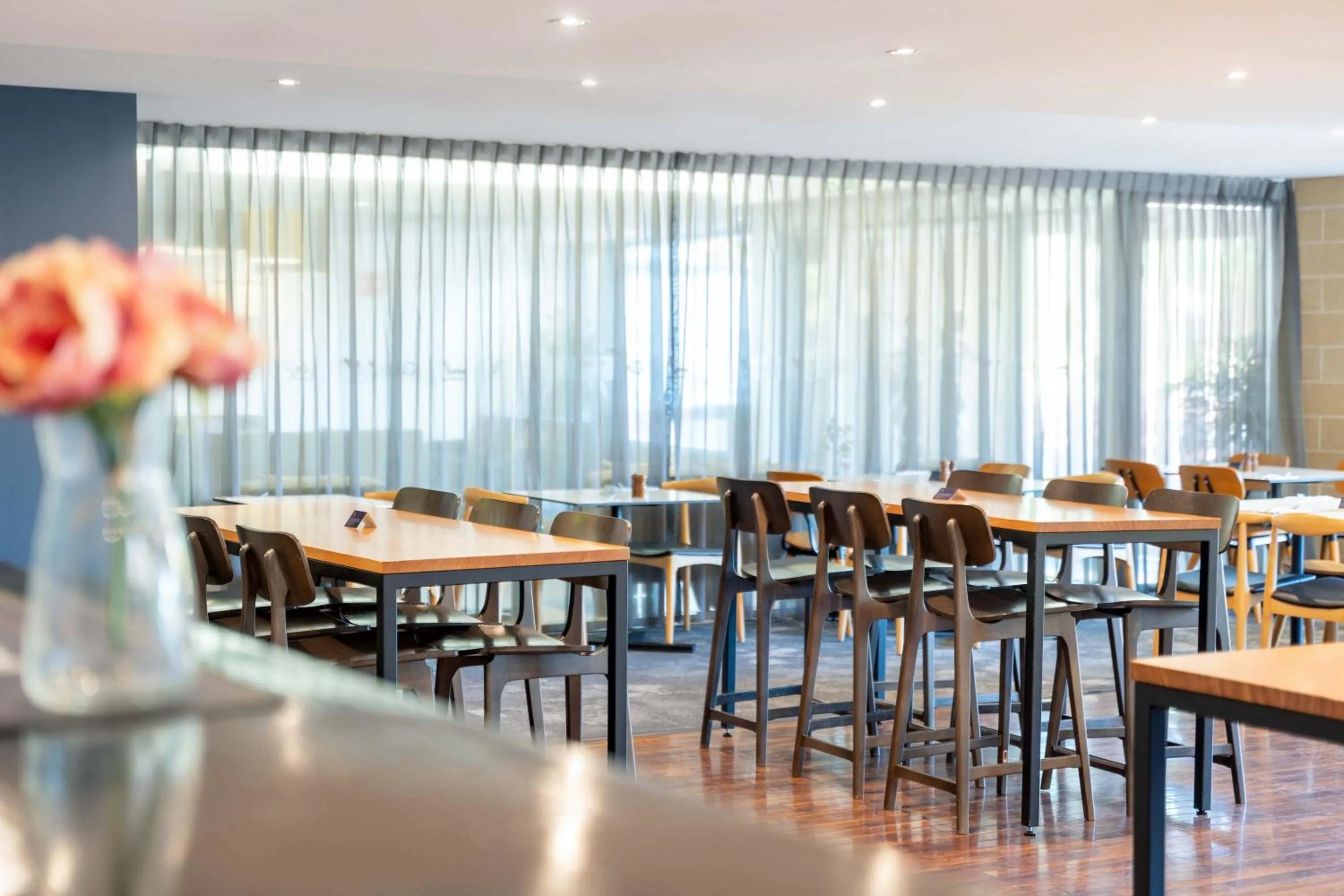 Restaurant/places to eat in Mantra on Northbourne