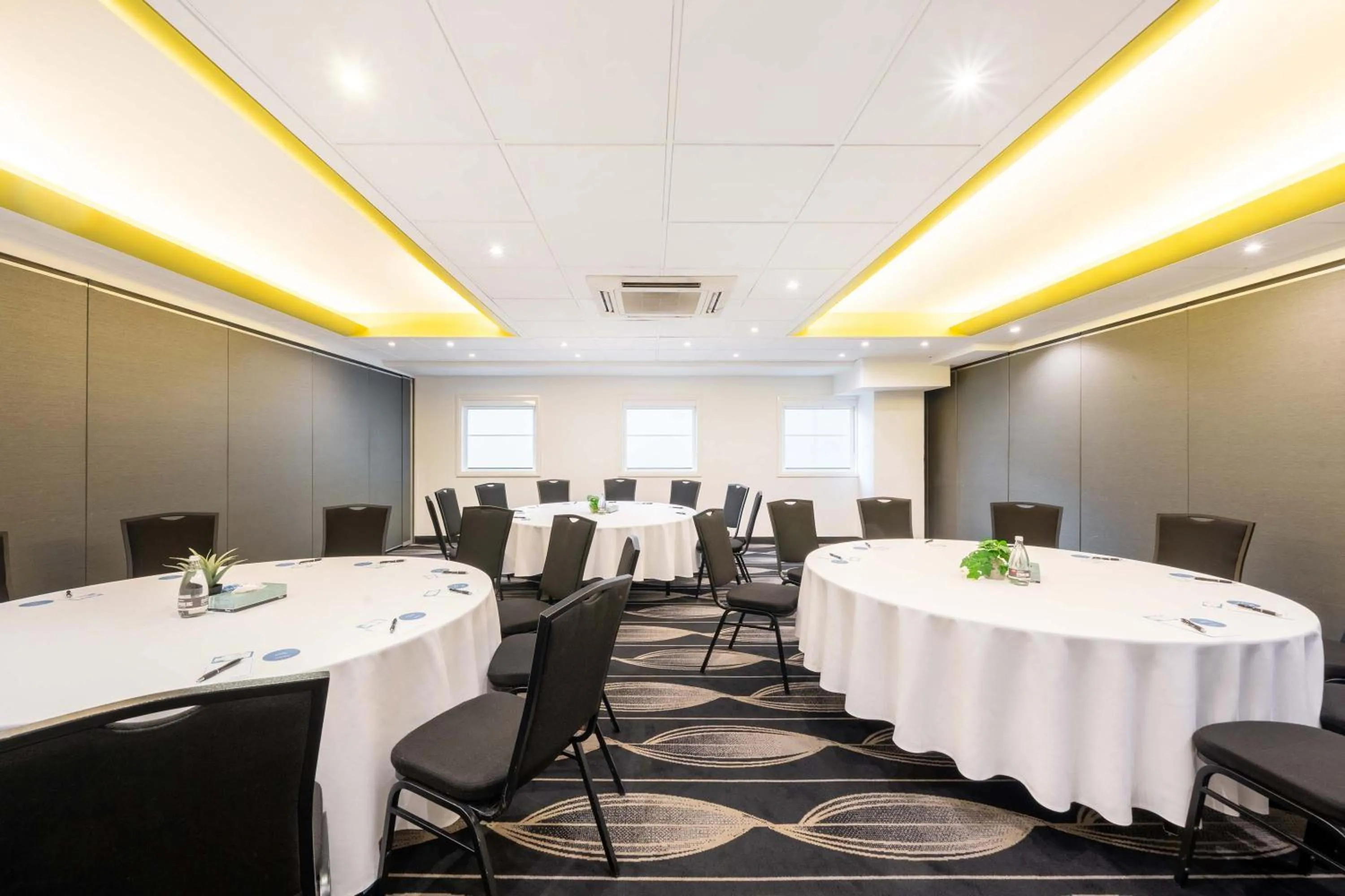 Meeting/conference room in Mantra on Northbourne