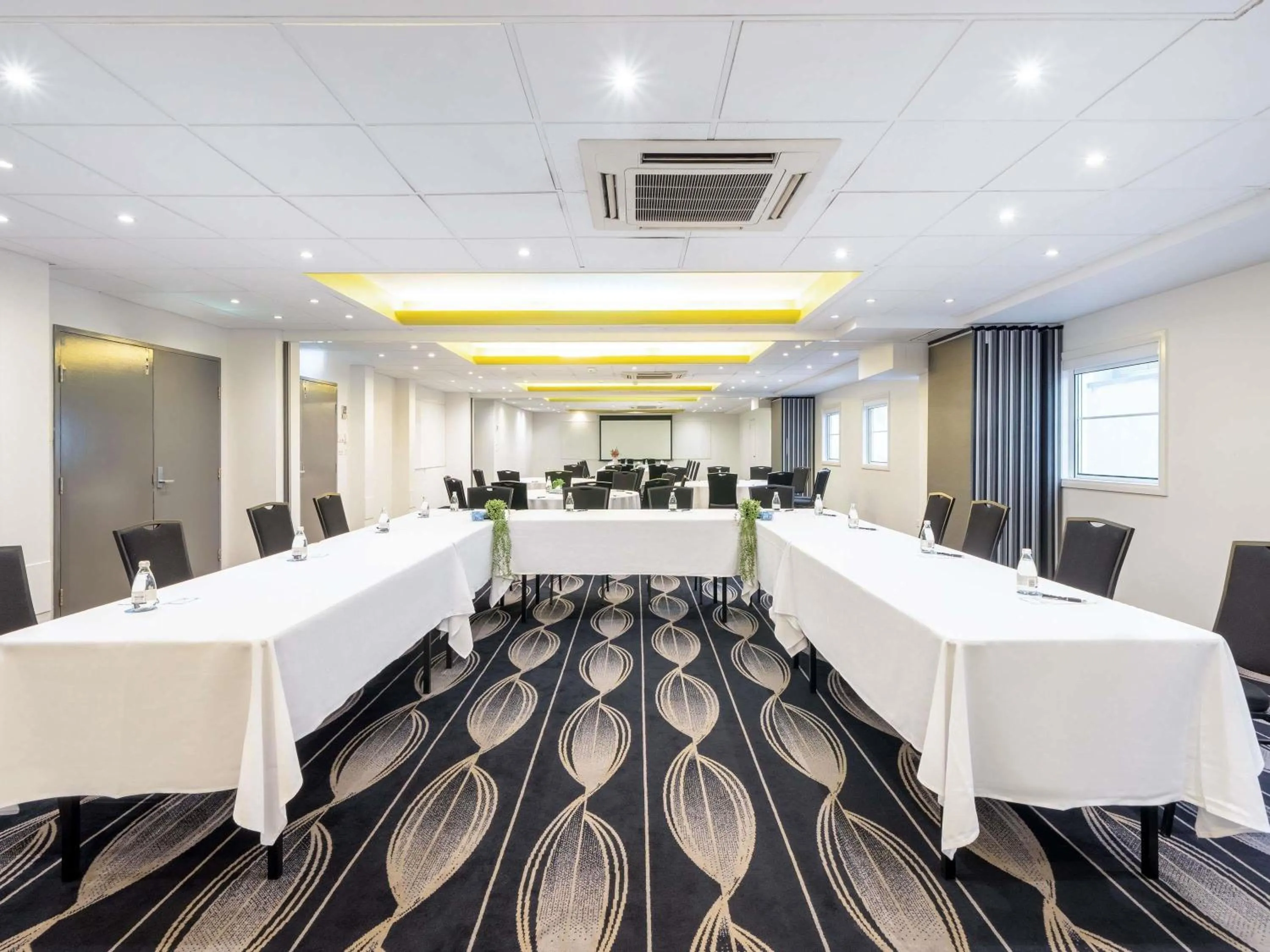 Meeting/conference room in Mantra on Northbourne