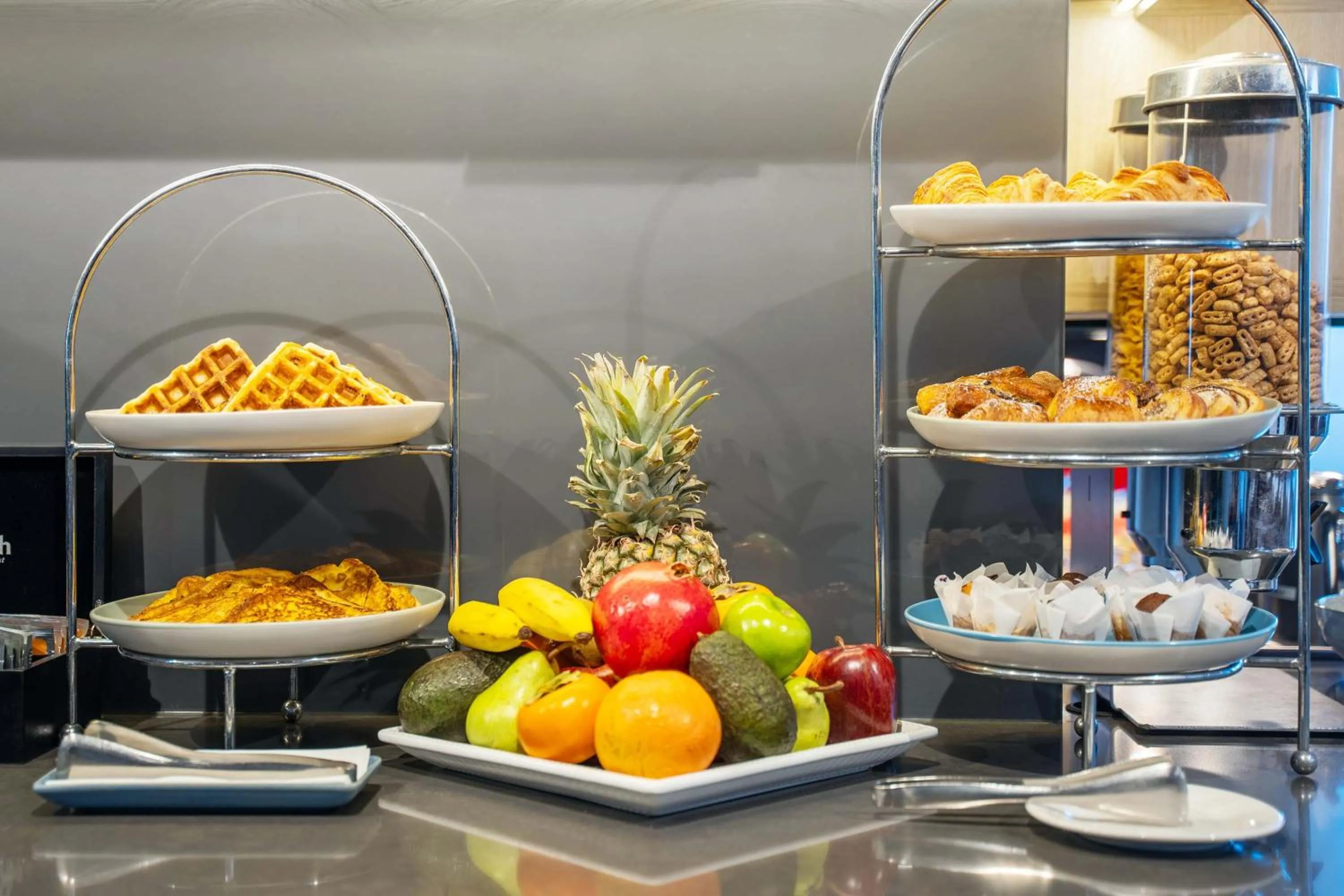 Restaurant/places to eat in Mantra on Northbourne