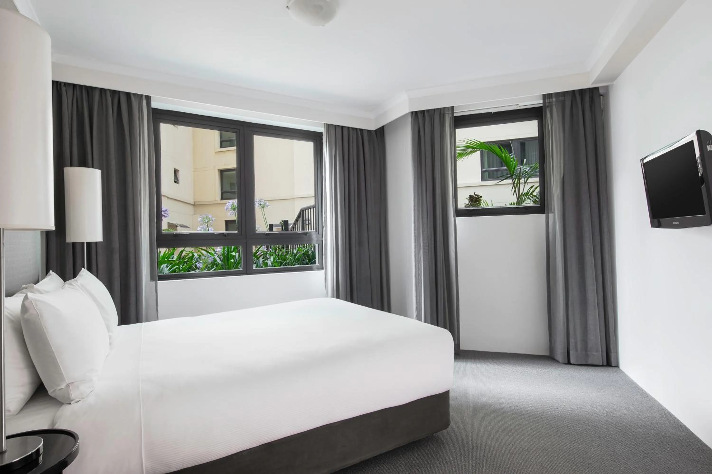 Bedroom, Bed in Mantra Parramatta