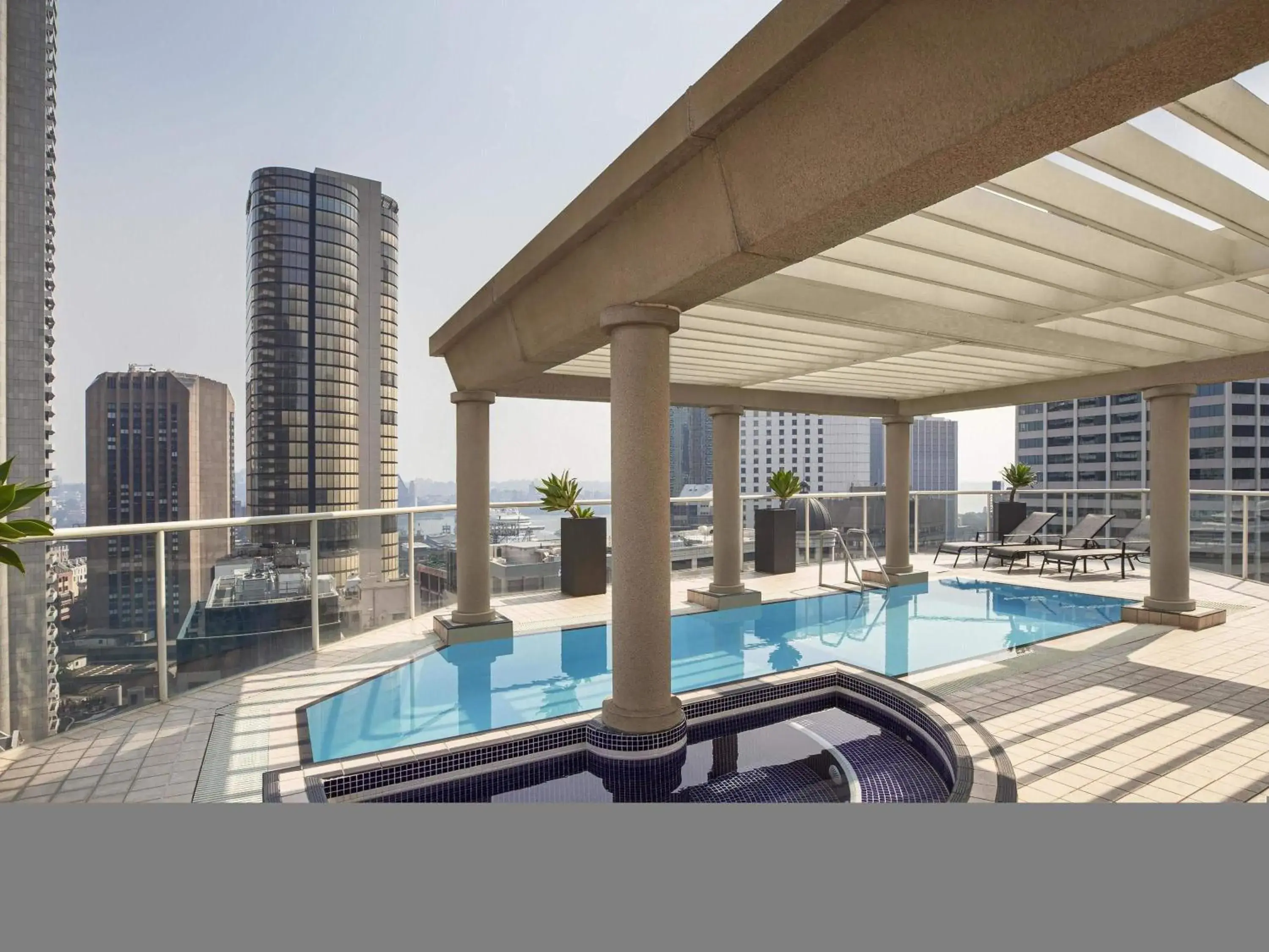 Pool view in Mantra 2 Bond Street Pool view in Mantra 2 Bond Street