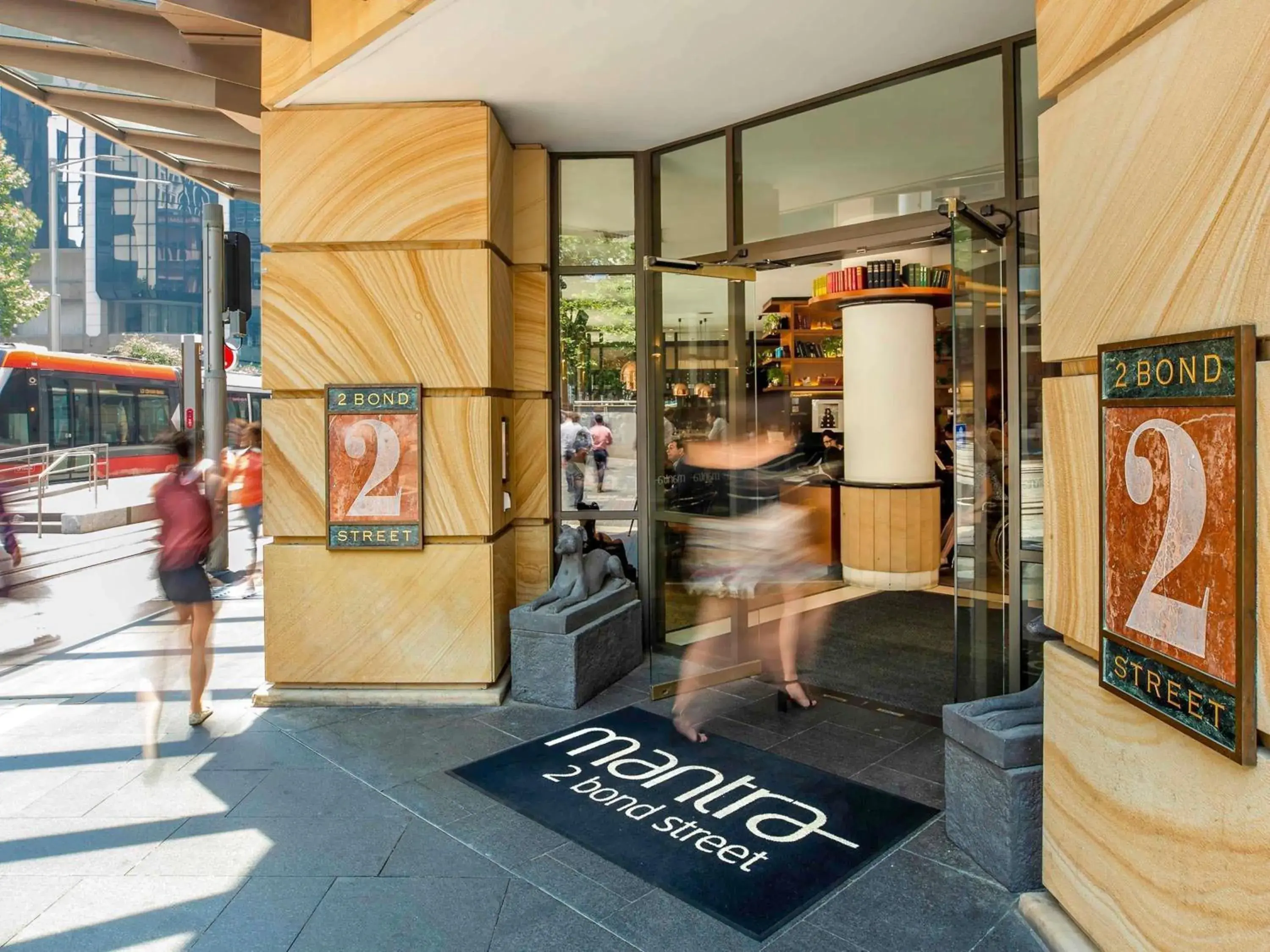 Property building in Mantra 2 Bond Street Property building in Mantra 2 Bond Street