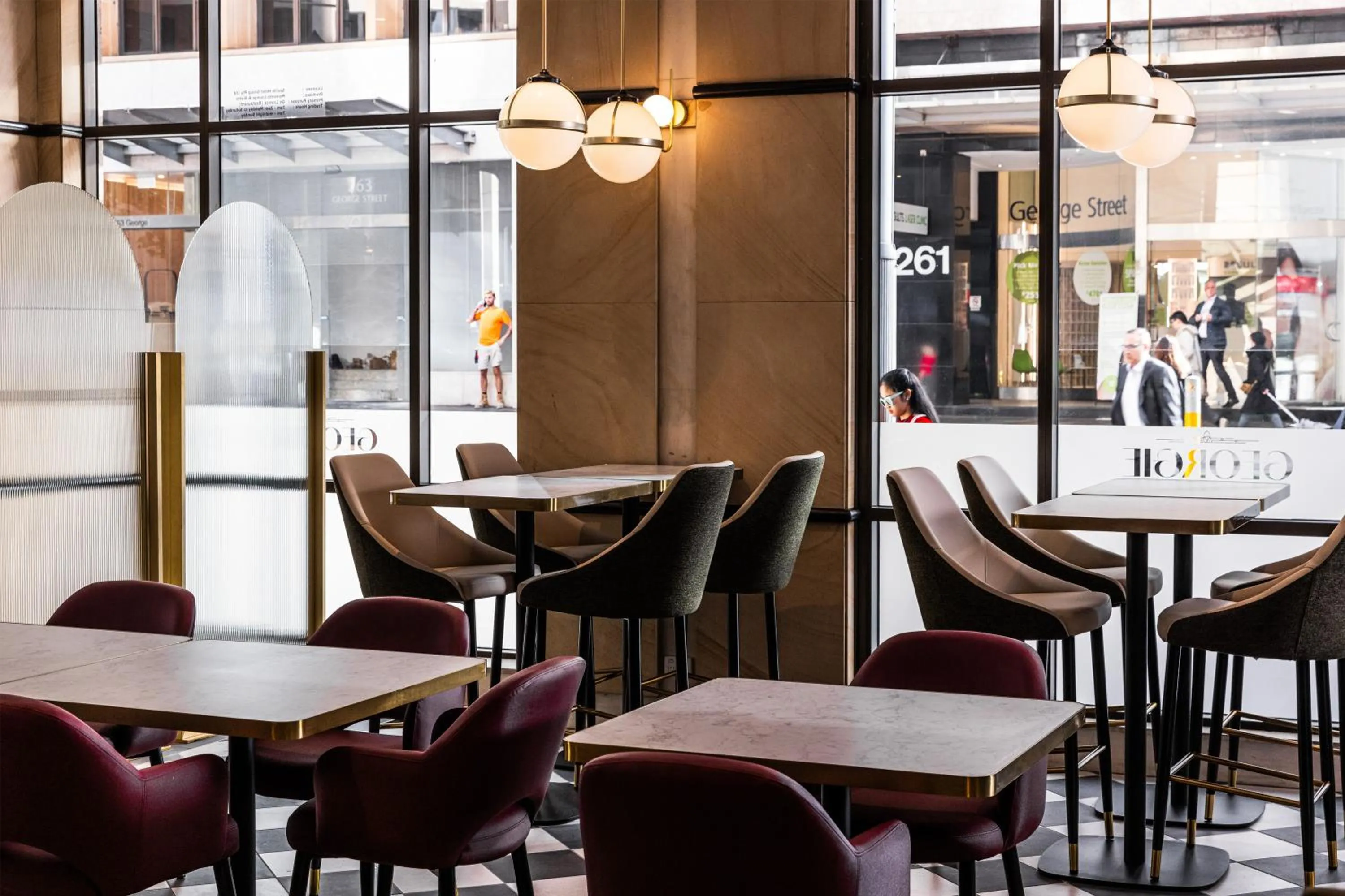 Restaurant/places to eat in Mantra 2 Bond Street