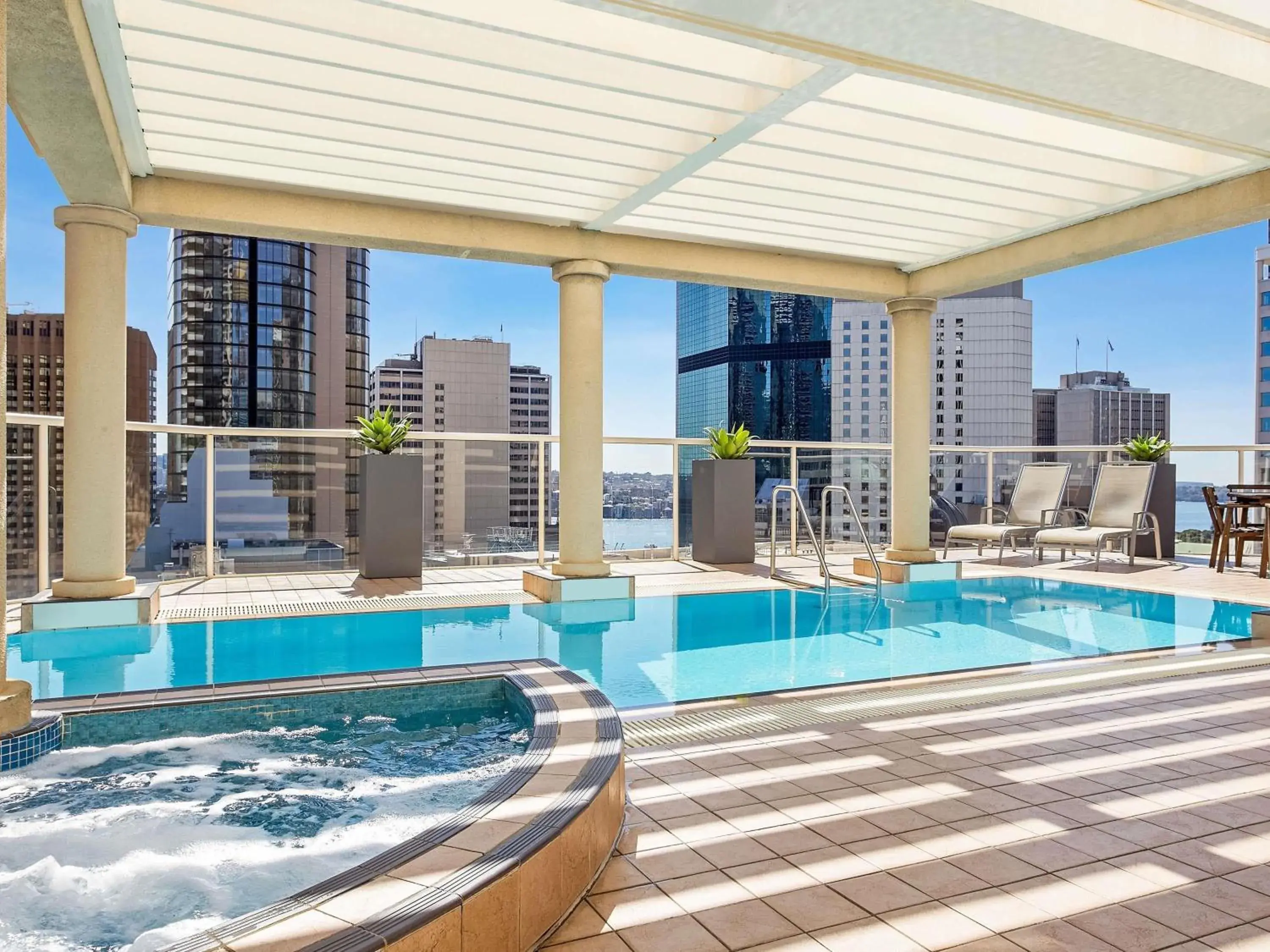 Property building in Mantra 2 Bond Street Property building in Mantra 2 Bond Street