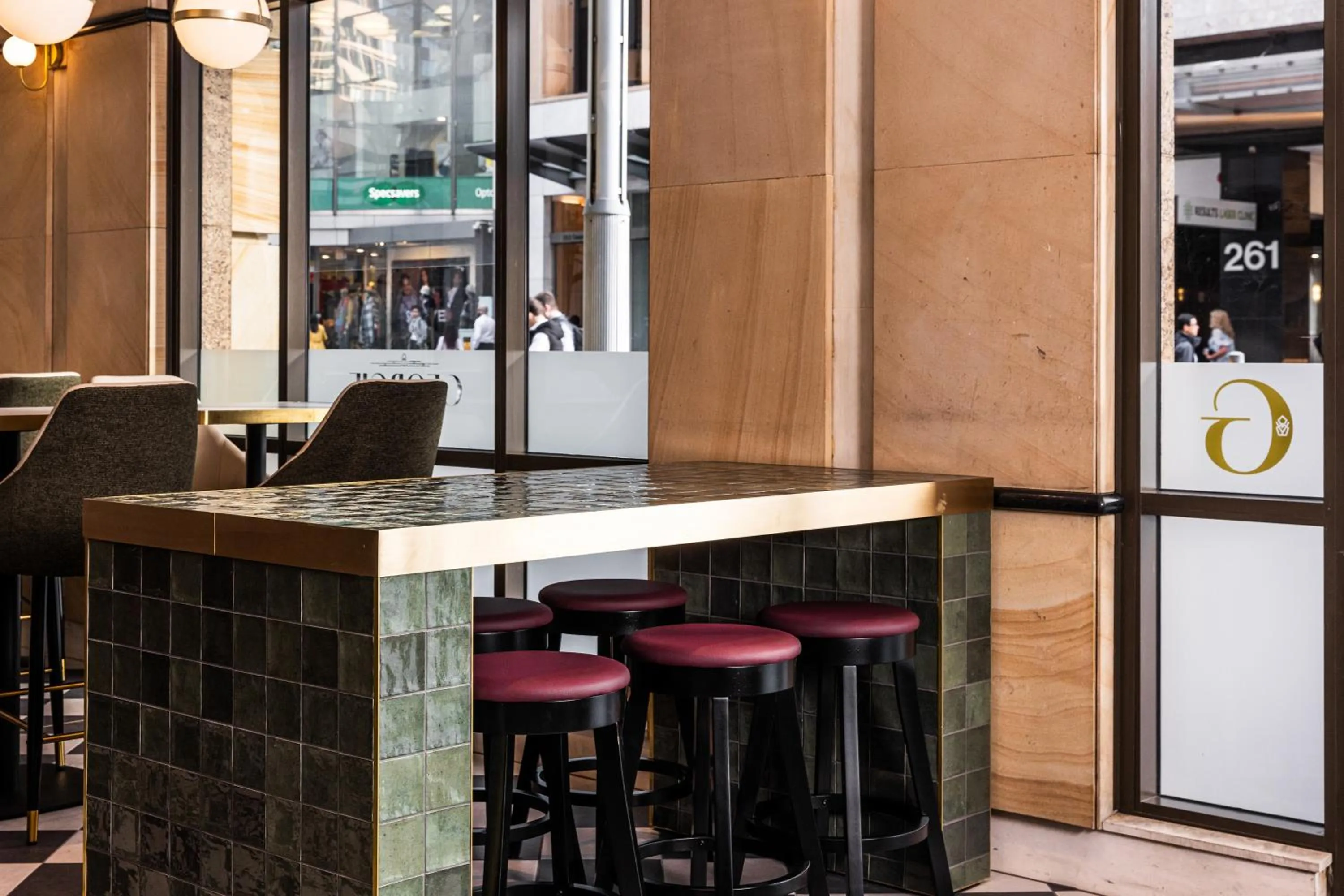 Restaurant/places to eat in Mantra 2 Bond Street