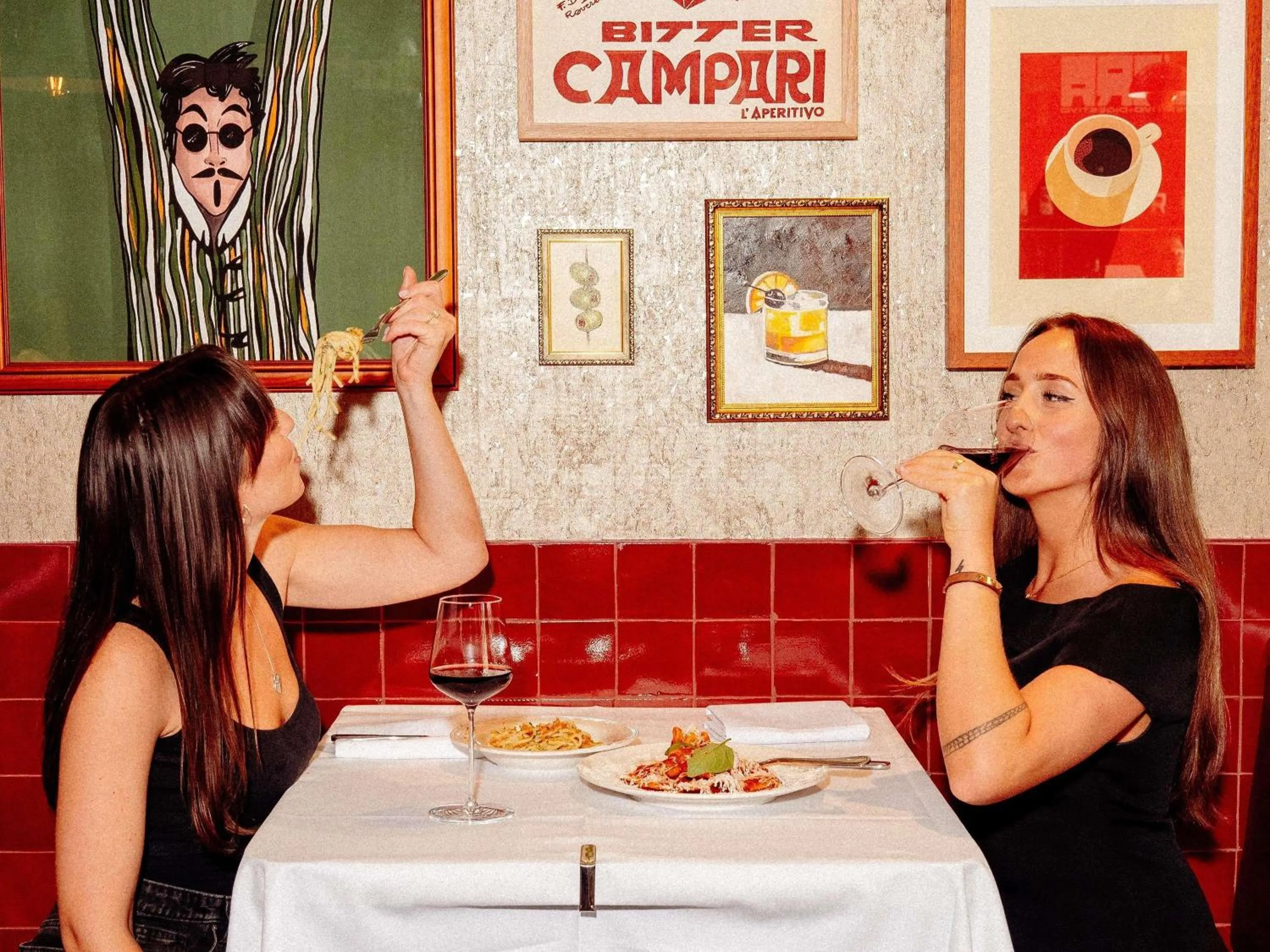 Restaurant/places to eat in Mantra 2 Bond Street