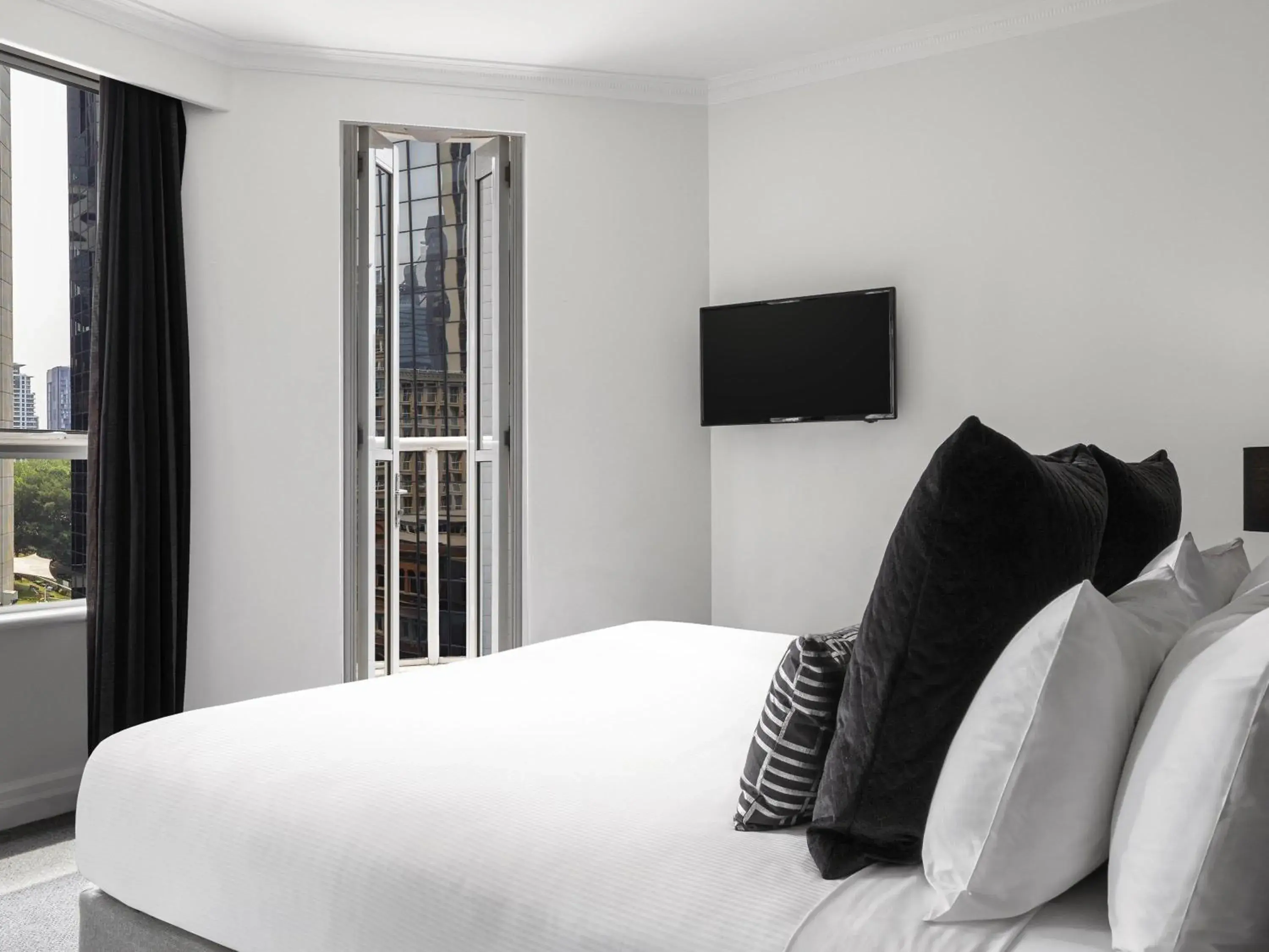 Bedroom, Bed in Mantra 2 Bond Street Bedroom, Bed in Mantra 2 Bond Street