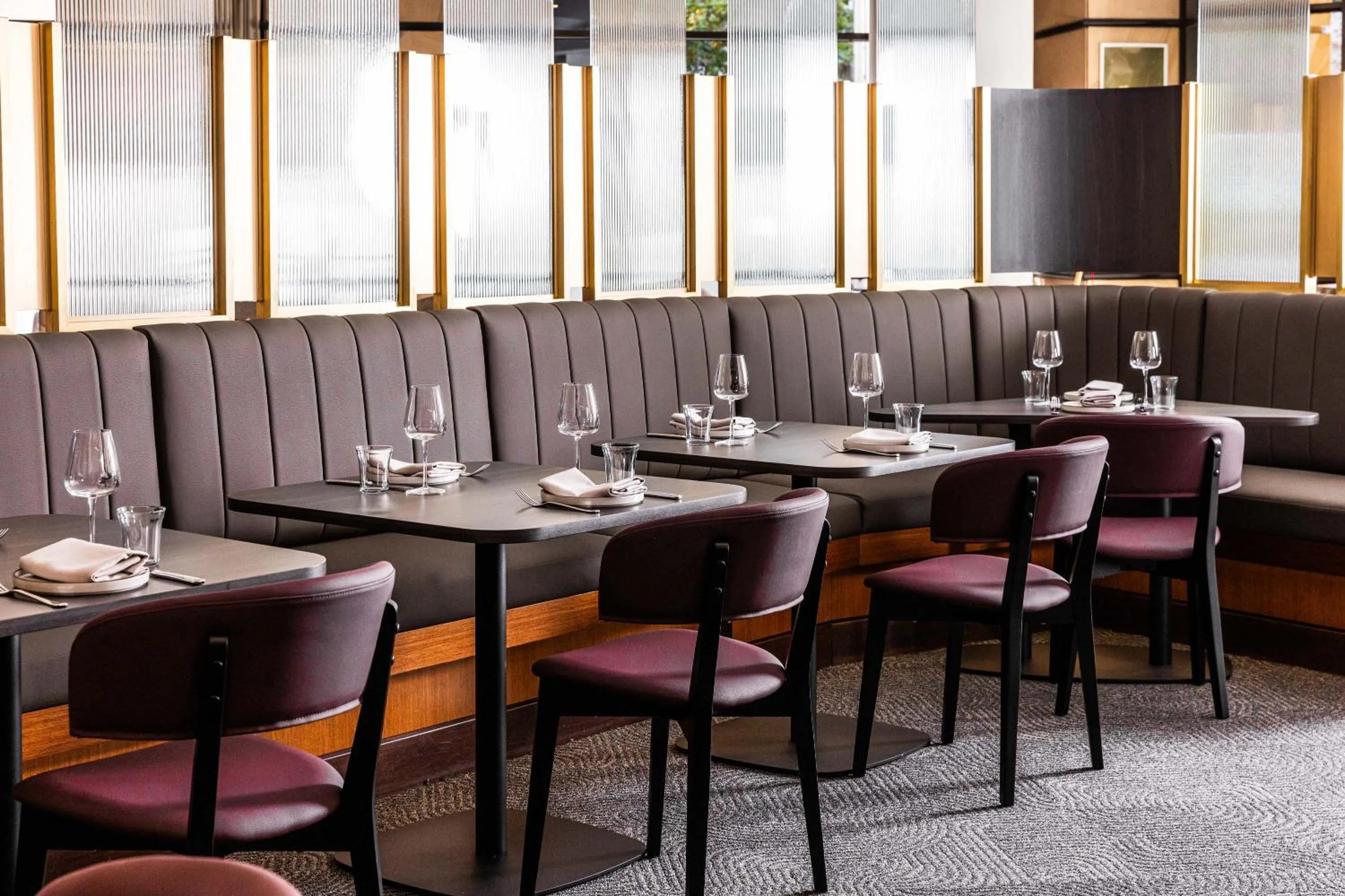 Restaurant/places to eat in Mantra 2 Bond Street