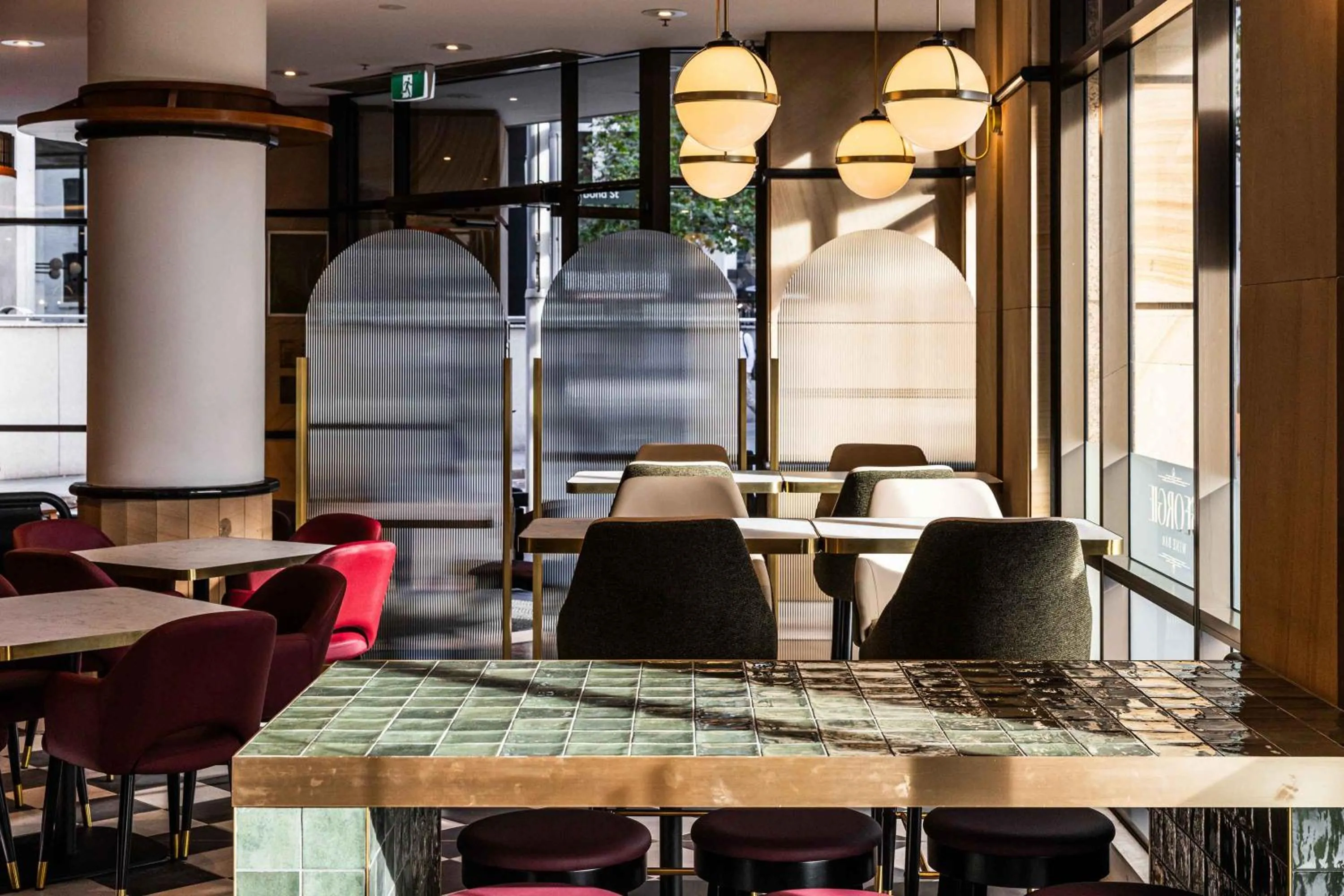 Restaurant/places to eat in Mantra 2 Bond Street