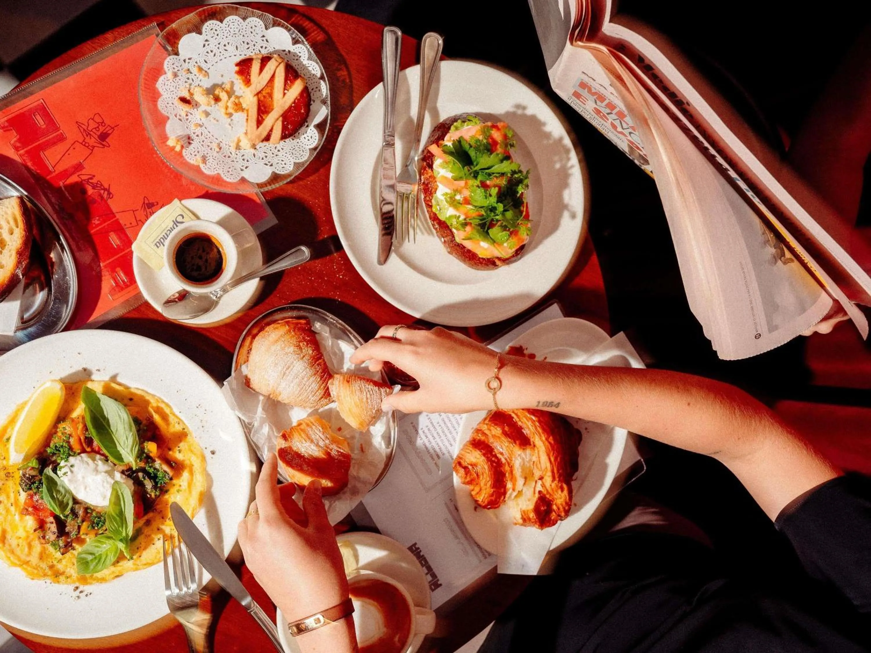 Restaurant/places to eat in Mantra 2 Bond Street