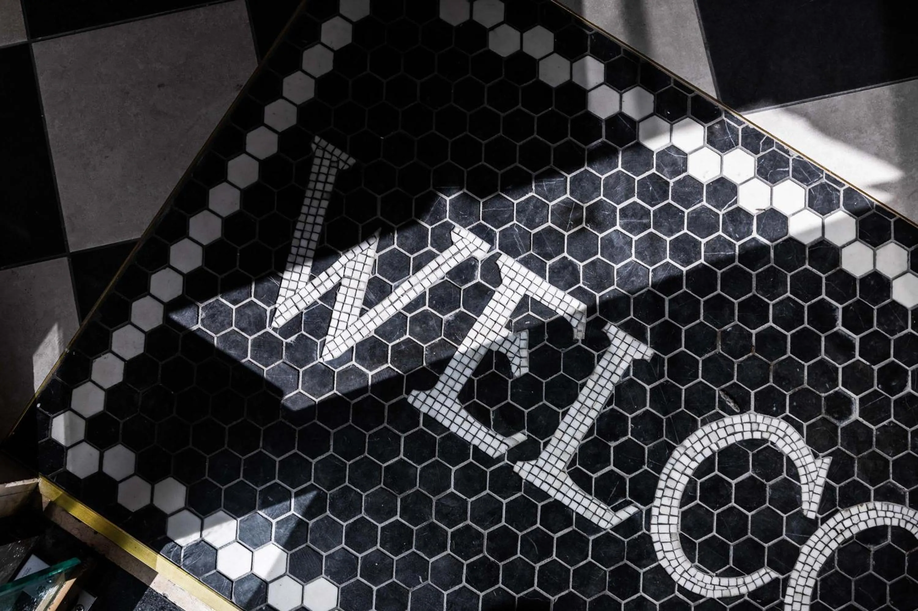 Restaurant/places to eat in Mantra 2 Bond Street