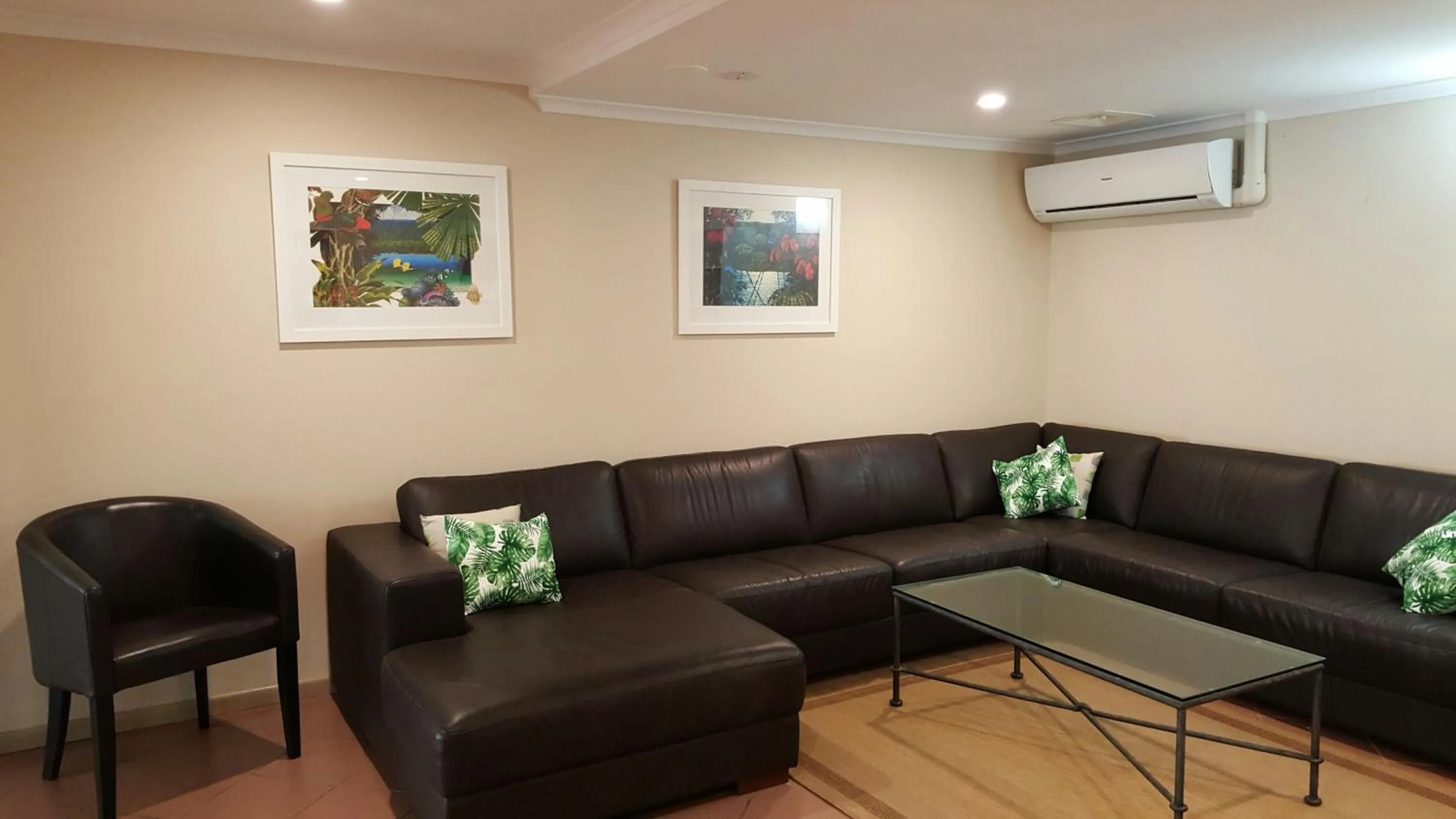 Communal lounge/ TV room in Regal Port Douglas