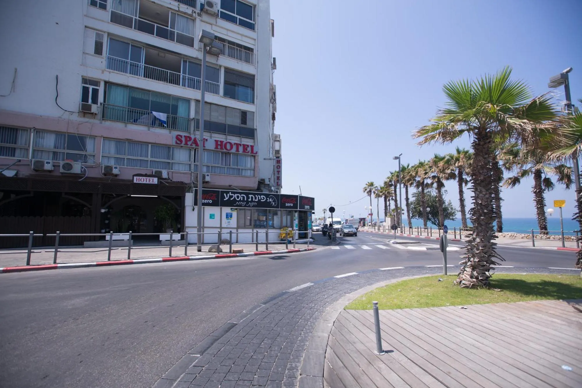 Facade/entrance in Spat Beach