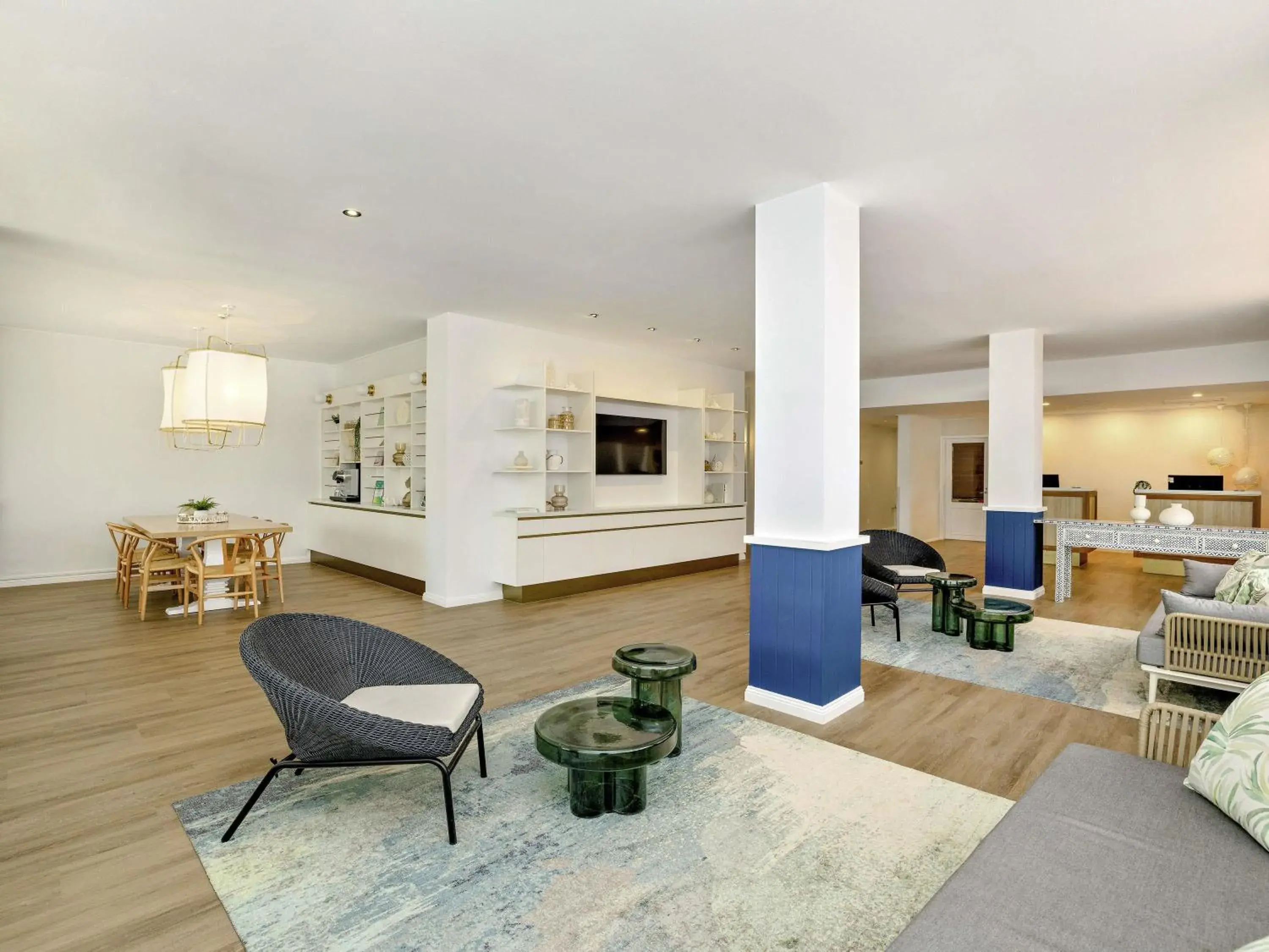 Property building in Mercure Cairns Property building in Mercure Cairns