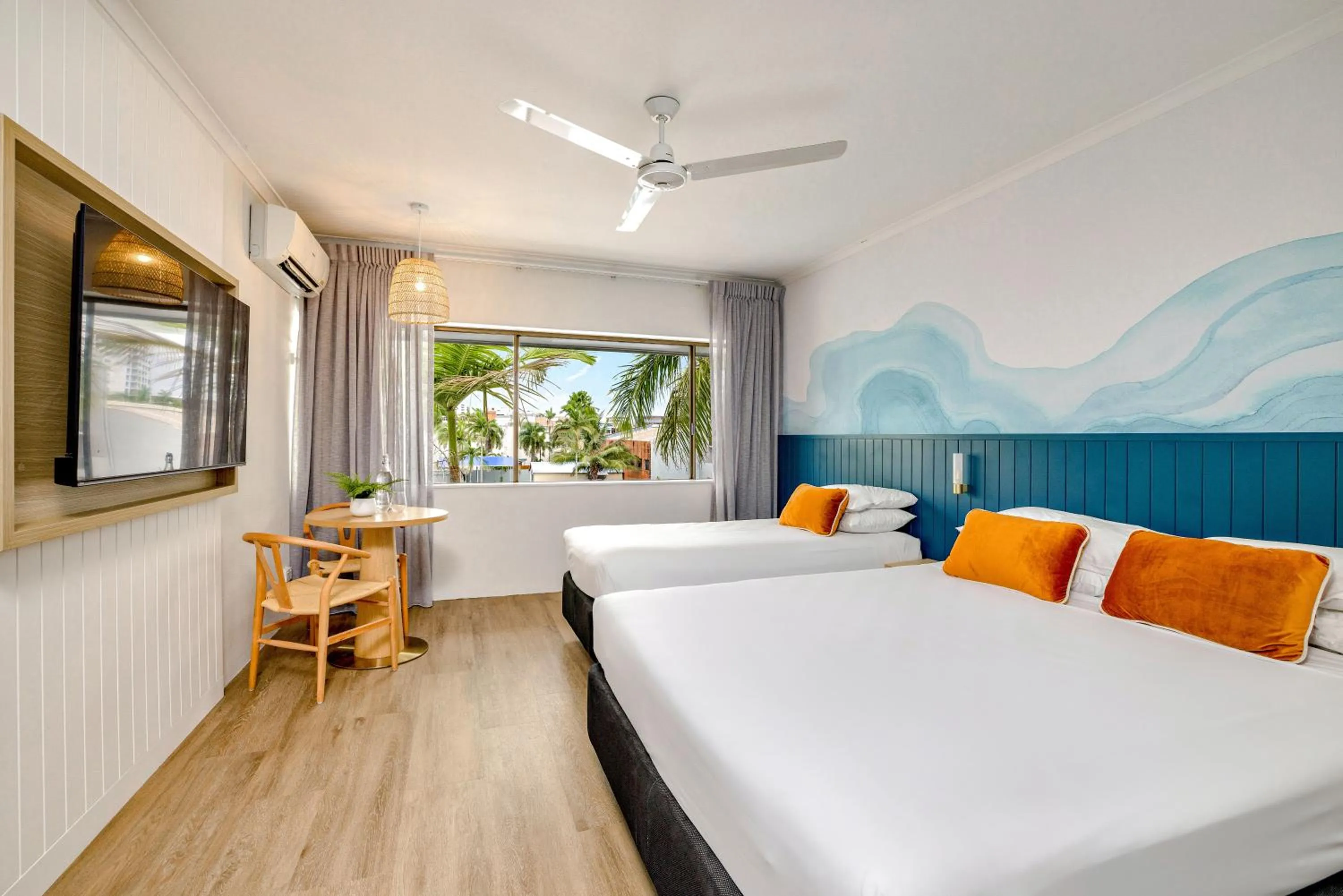 Bedroom, Bed in Mercure Cairns