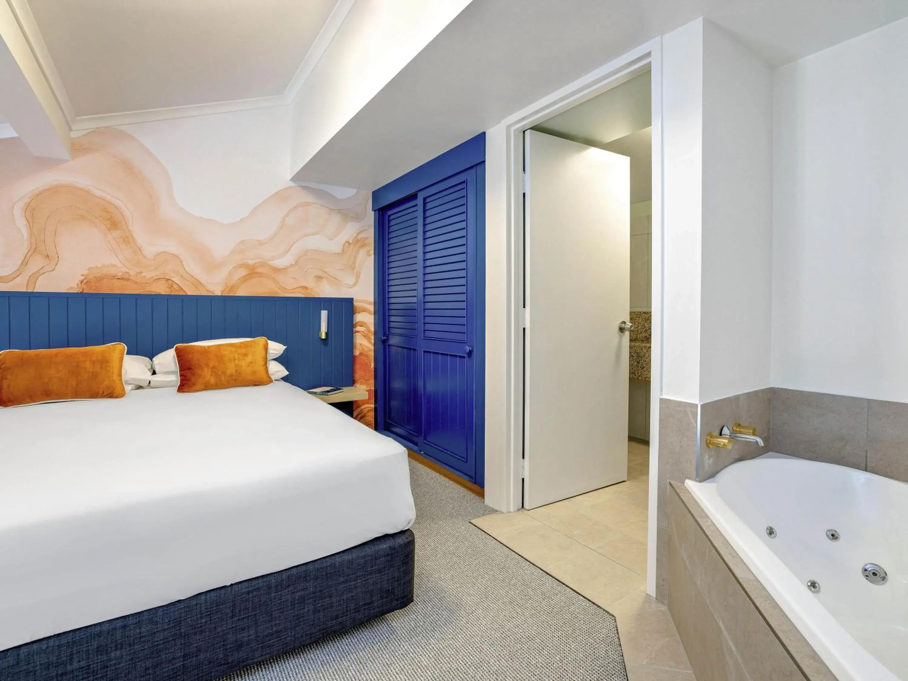 Bedroom, Bed in Mercure Cairns Bedroom, Bed in Mercure Cairns