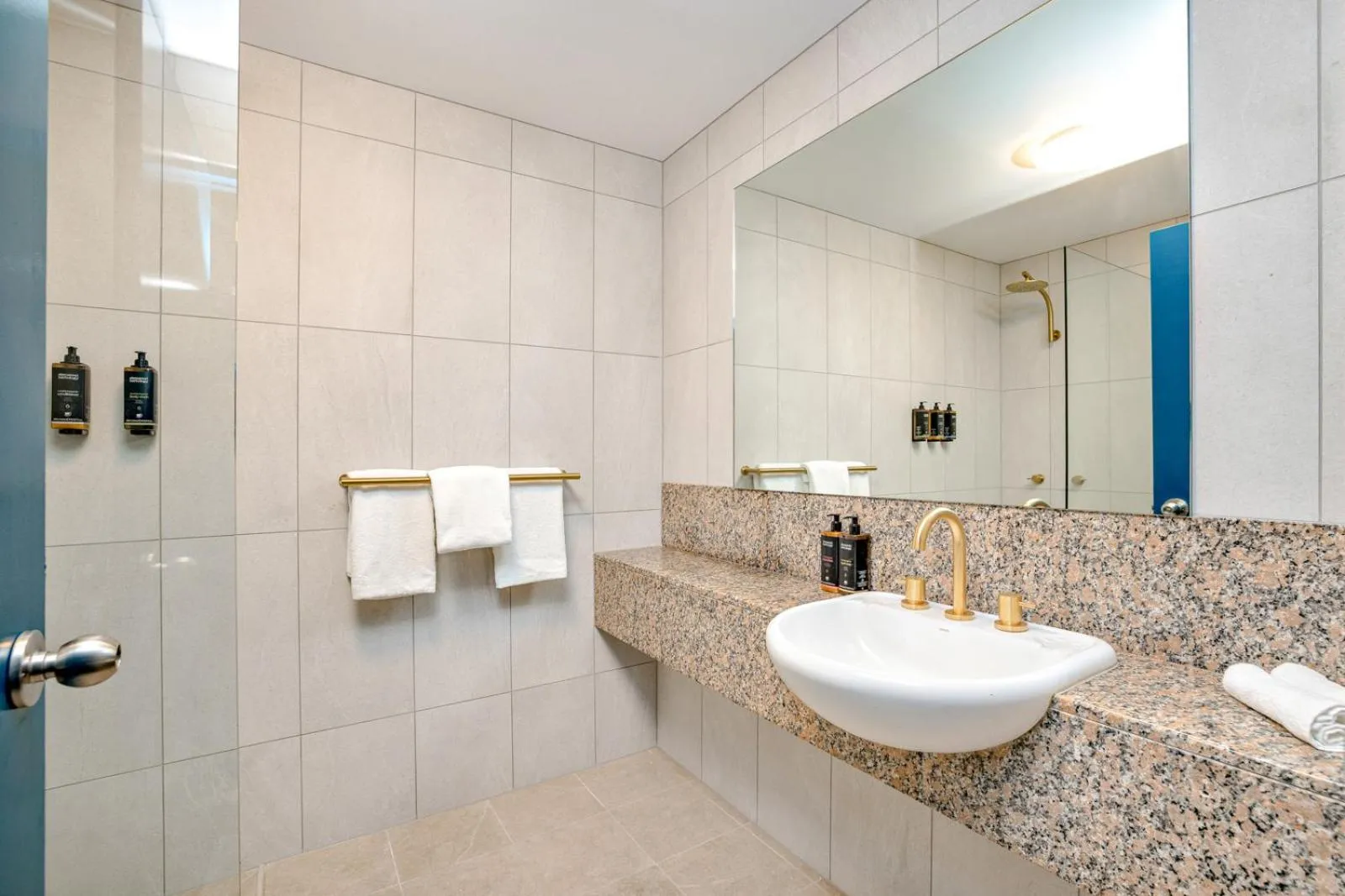 Bathroom in Mercure Cairns