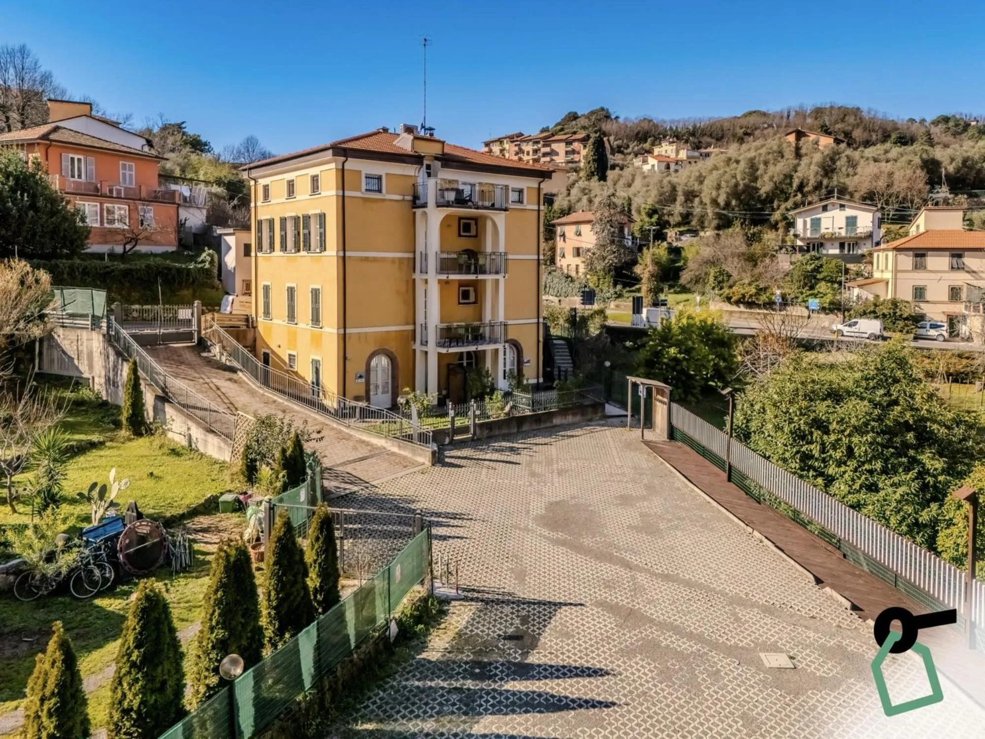 Property building in HOTIDAY Apartment Collection - Lerici Terrediliguria