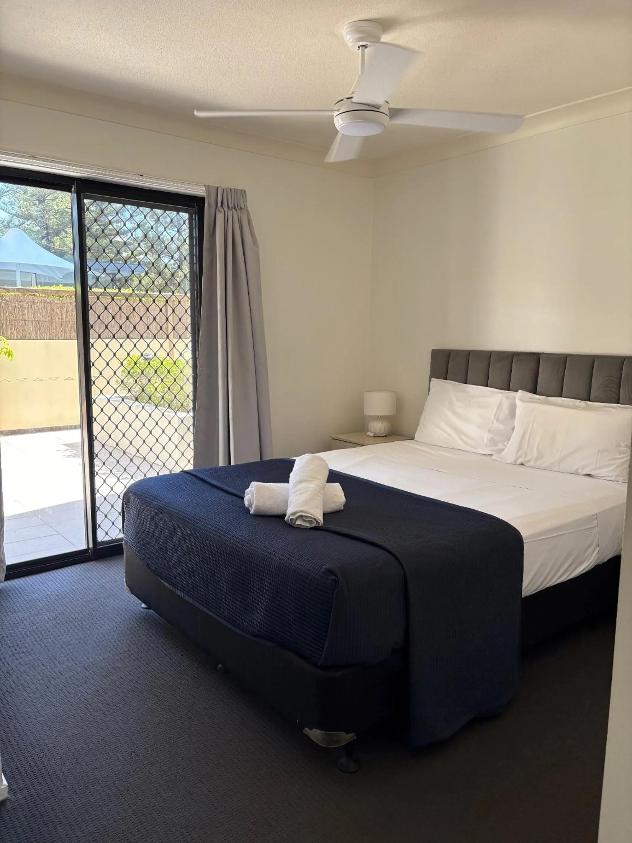 Bedroom, Bed in Island Beach Resort
