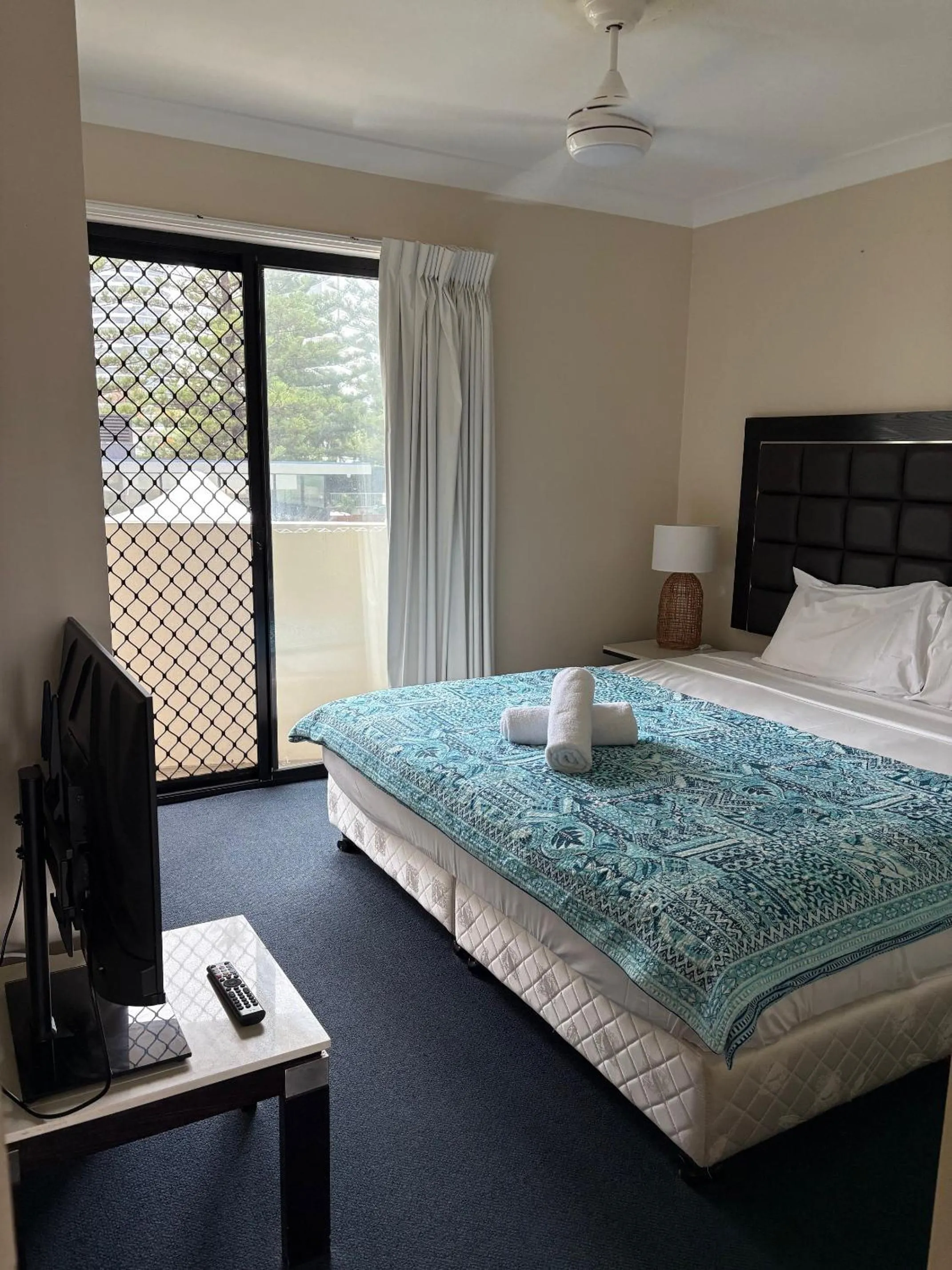 Bedroom, Bed in Island Beach Resort