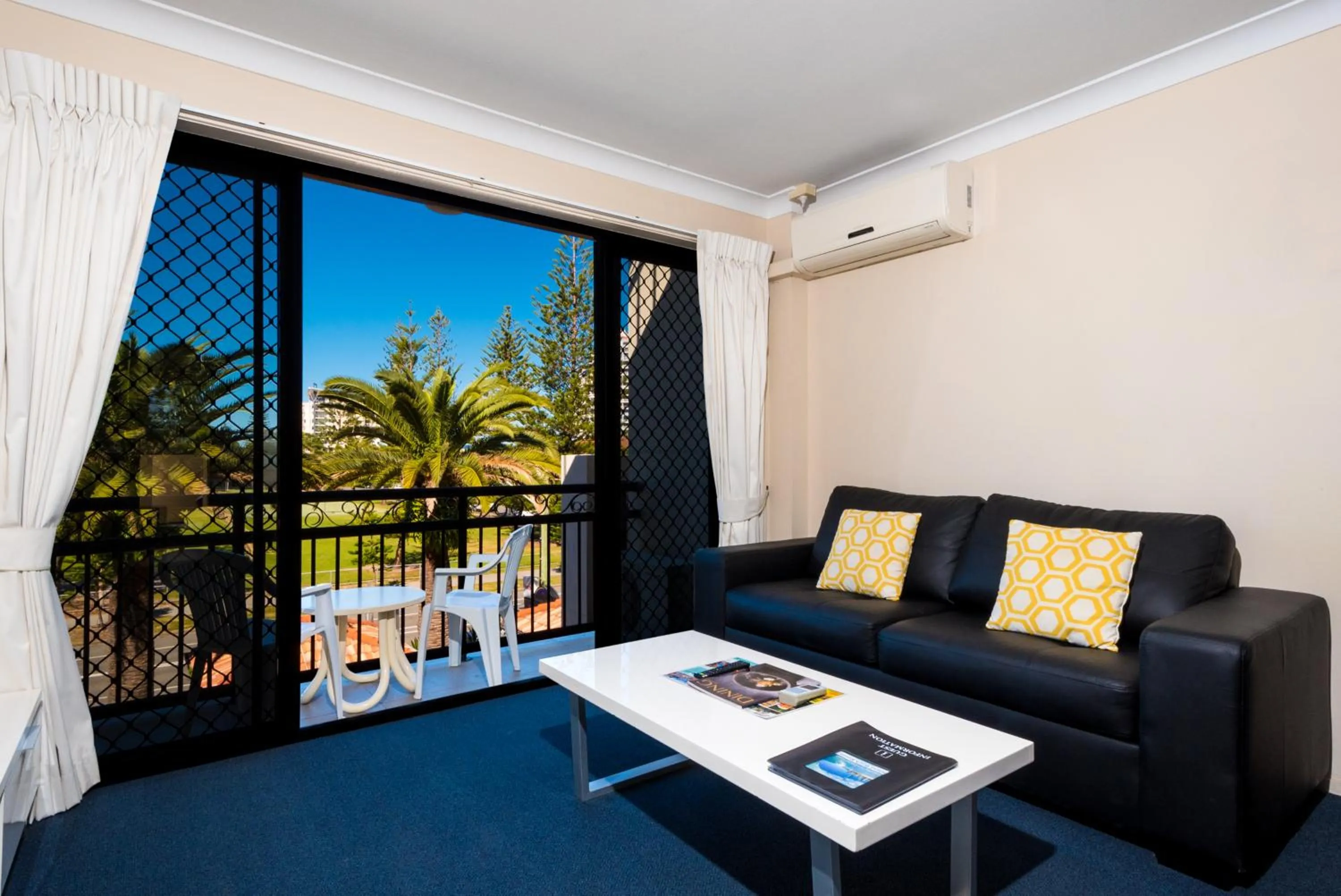 Living room in Island Beach Resort
