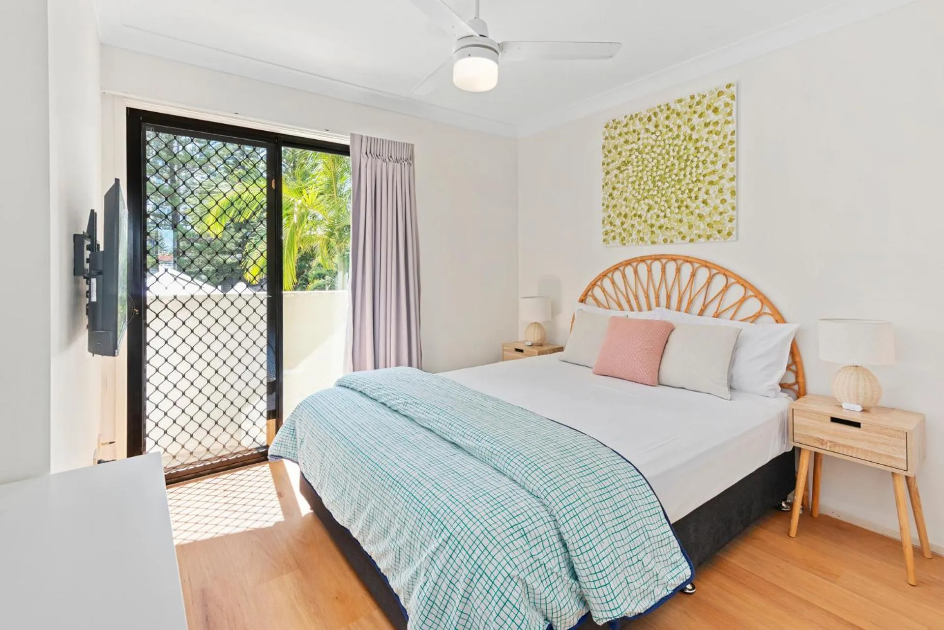 Bed in Island Beach Resort