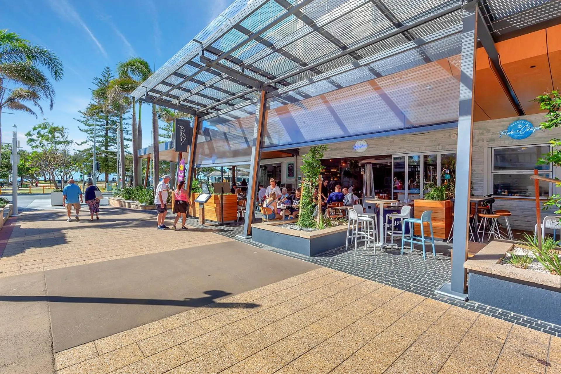 Restaurant/places to eat in Island Beach Resort