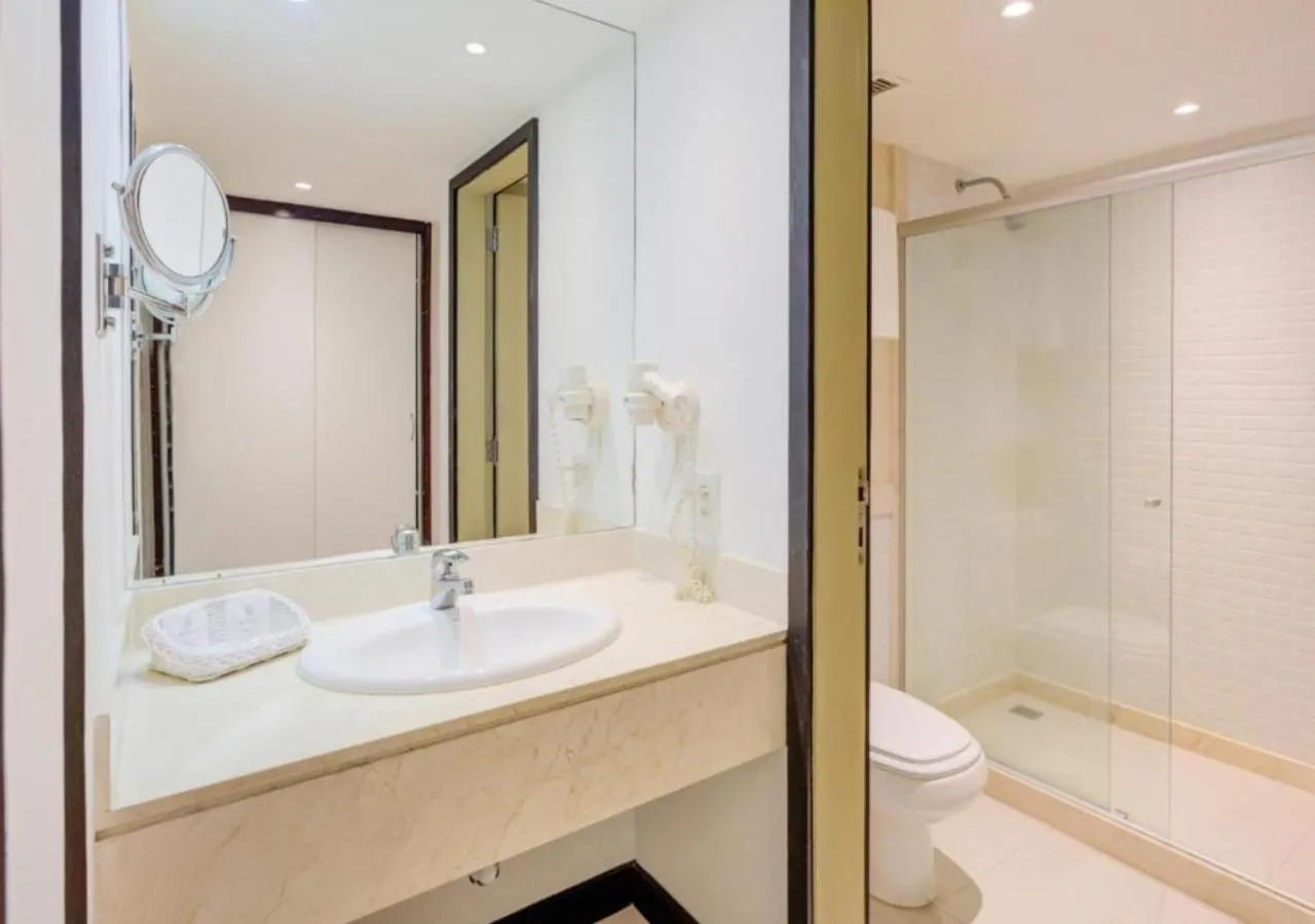 Shower in Rio Design Copacabana Hotel