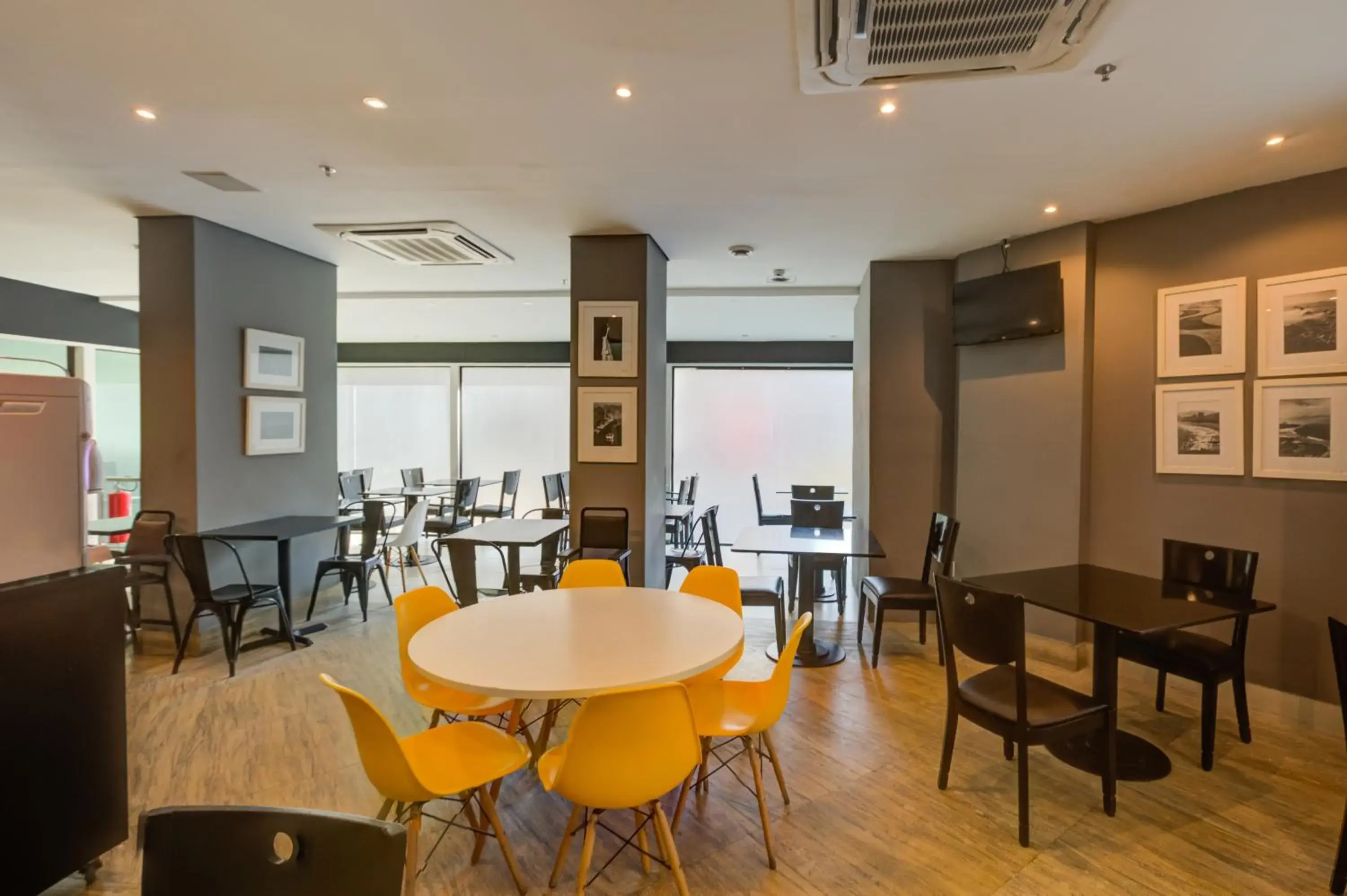 Restaurant/places to eat in Rio Design Copacabana Hotel Restaurant/places to eat in Rio Design Copacabana Hotel