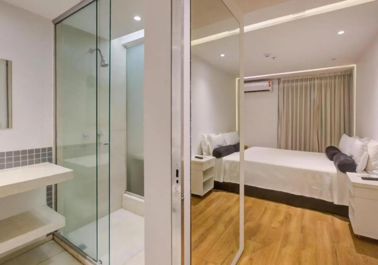 Shower, Bed in Rio Design Copacabana Hotel