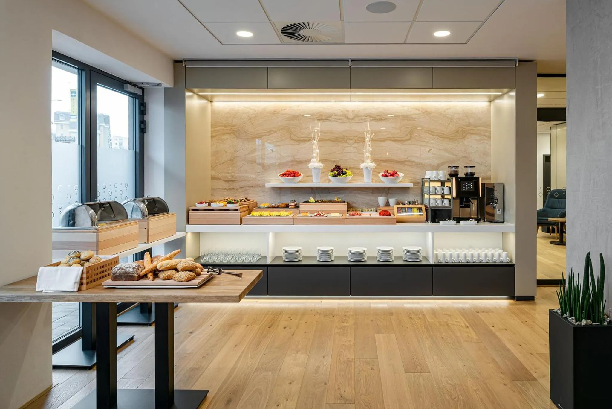 Restaurant/places to eat in Hotel Osvit