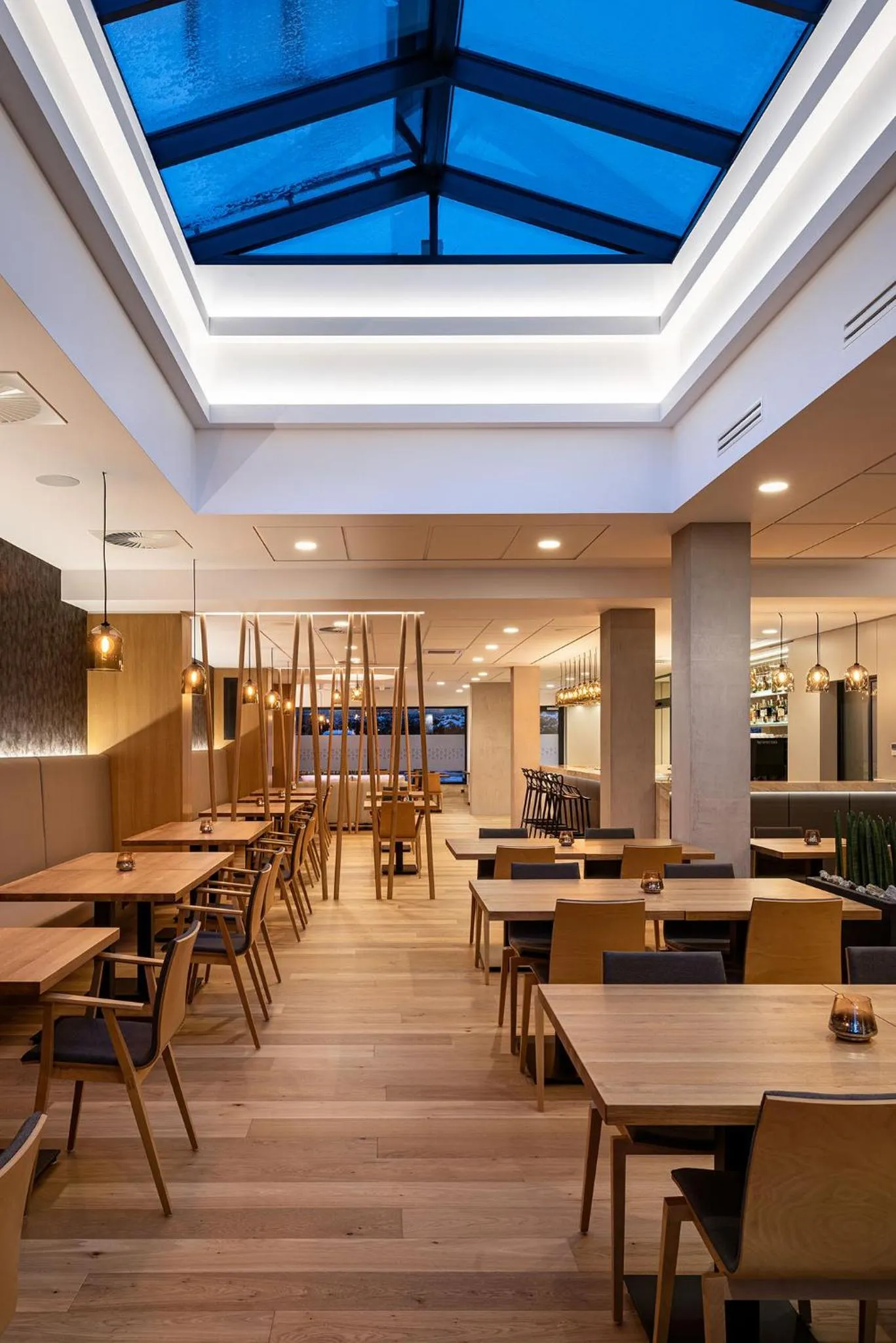 Restaurant/places to eat in Hotel Osvit