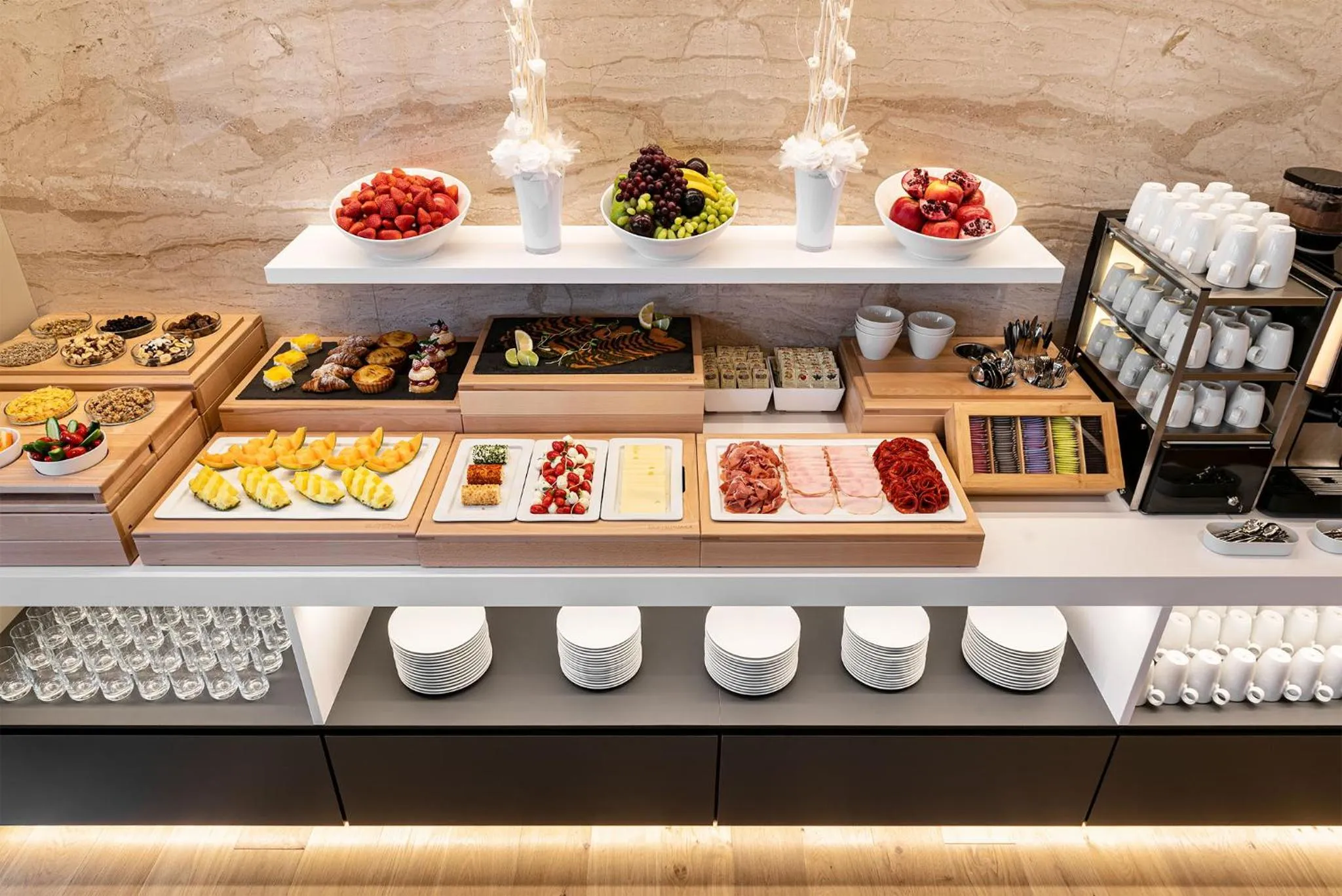 Restaurant/places to eat in Hotel Osvit