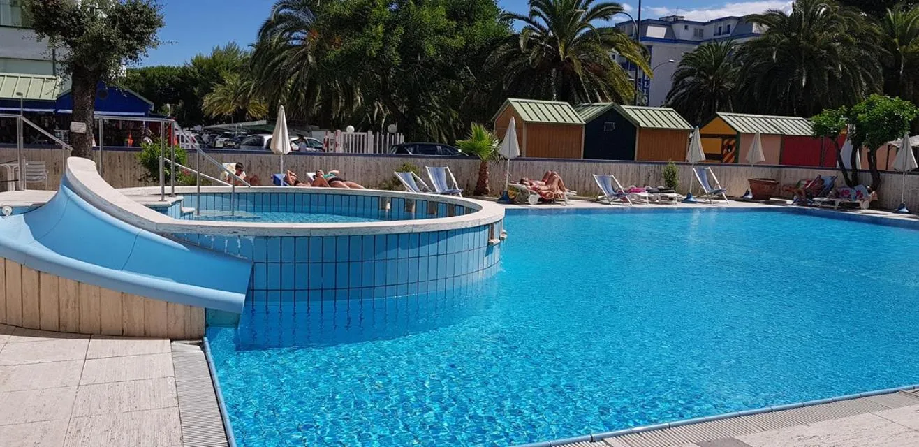 Swimming pool in Hotel Soraya