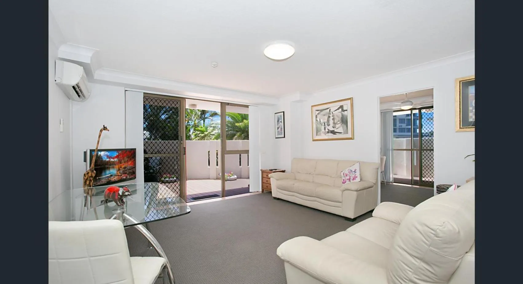 Living room in Ocean Royale