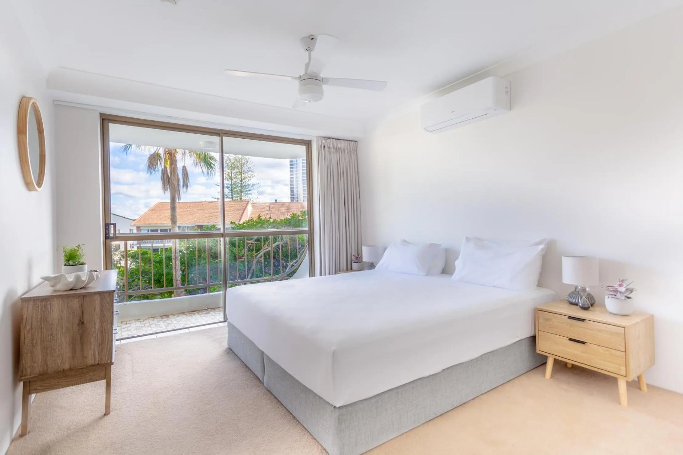 Balcony/Terrace, Bed in Ocean Royale