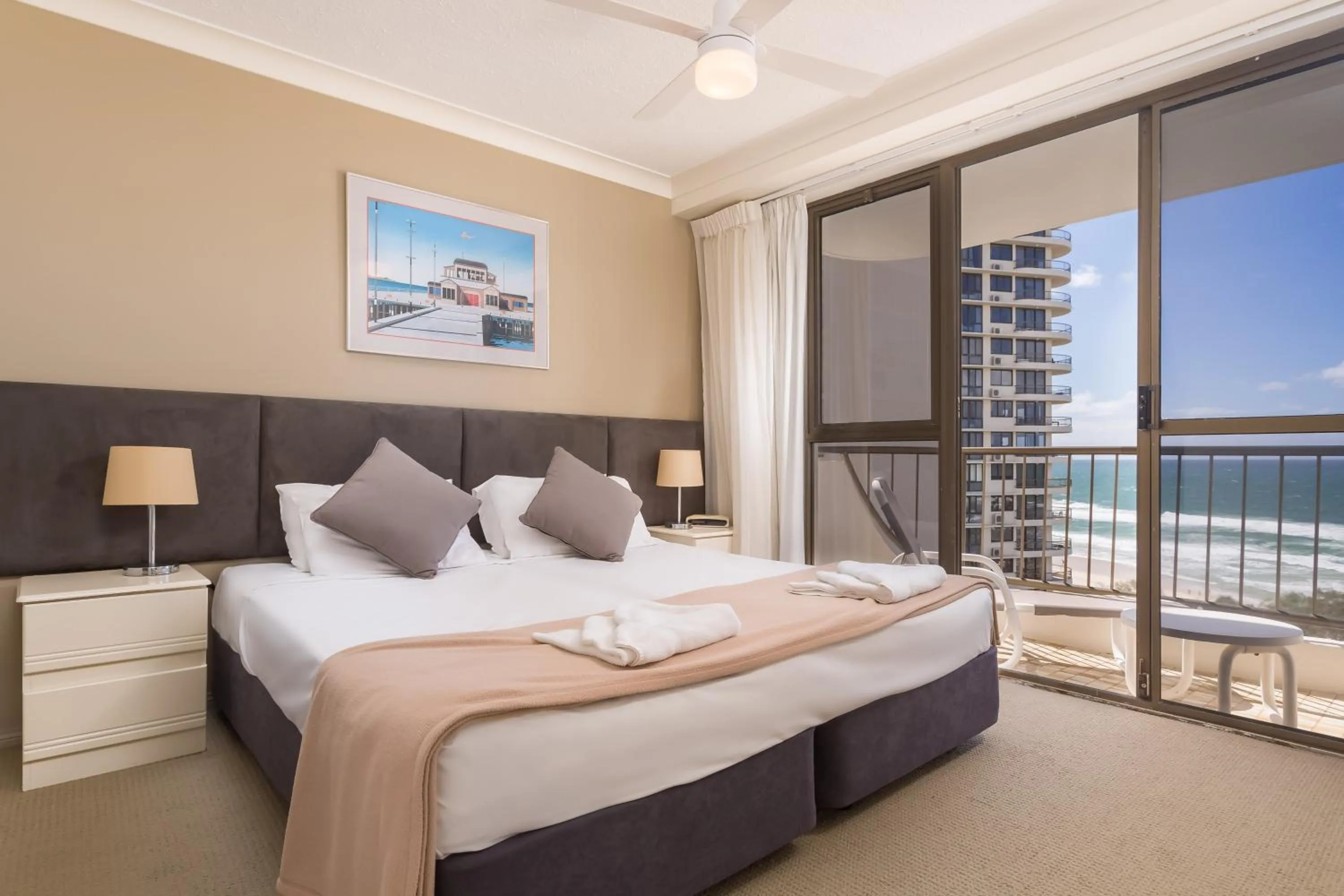 Bedroom, Bed in Ocean Royale